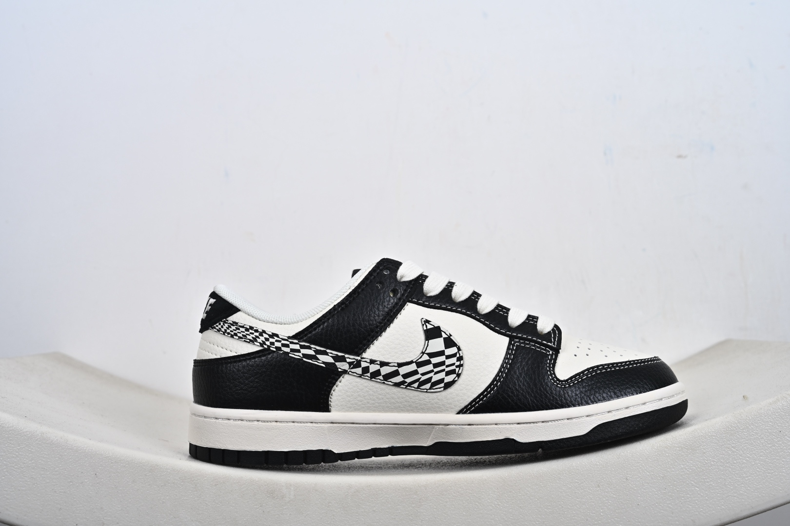 Nike SB Dunk Low 斯图西联名 QW5836-029