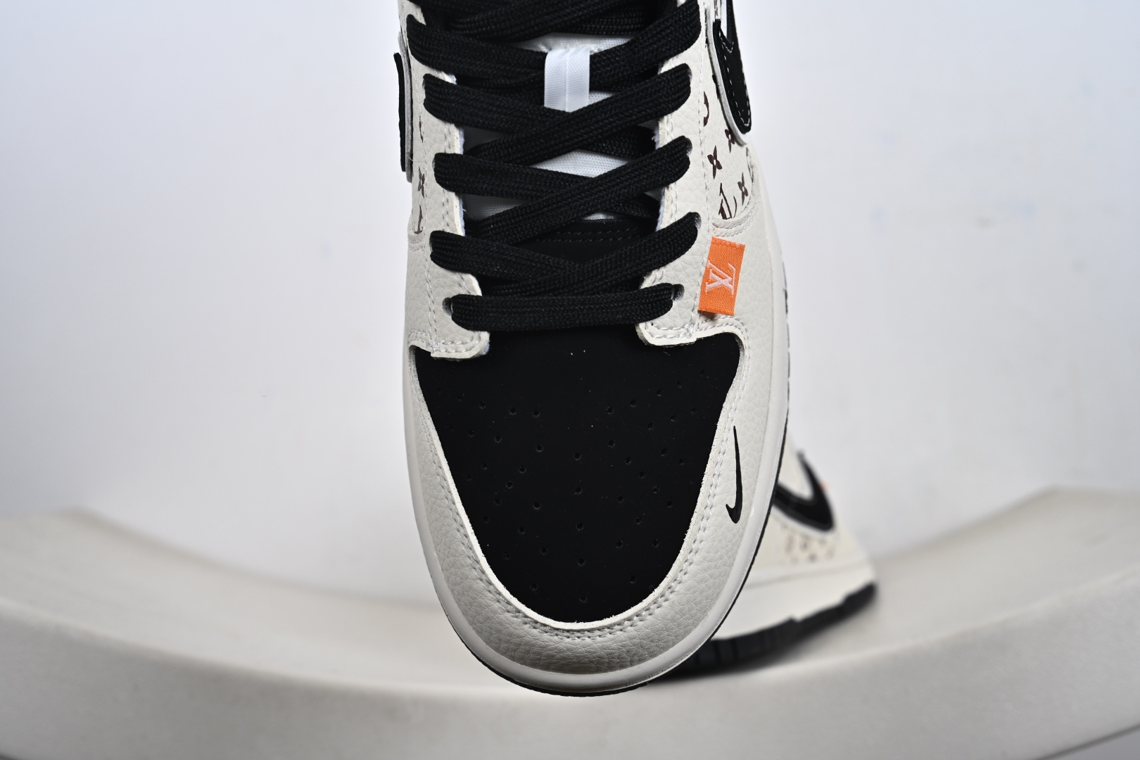 Nike SB Dunk Low LV联名 MN1688-105