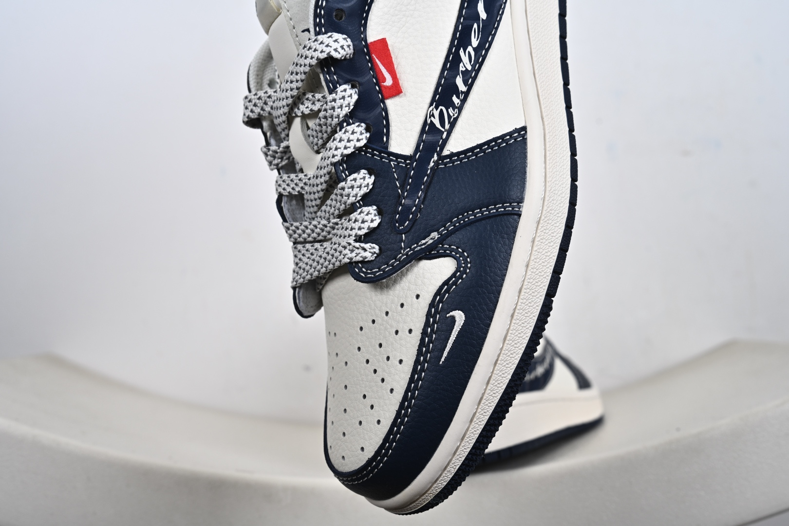 Nike Air Jordan 1 x Travis Scott AJ1倒勾 乔一倒钩 ‘DIY’定制 耐克 低帮文化篮球鞋 HS1239-002 Nike Air Jordan 1 x Travis Scott AJ1倒勾 乔一倒钩 ‘DIY’定制 耐克 低帮文化篮球鞋 HS1239-002