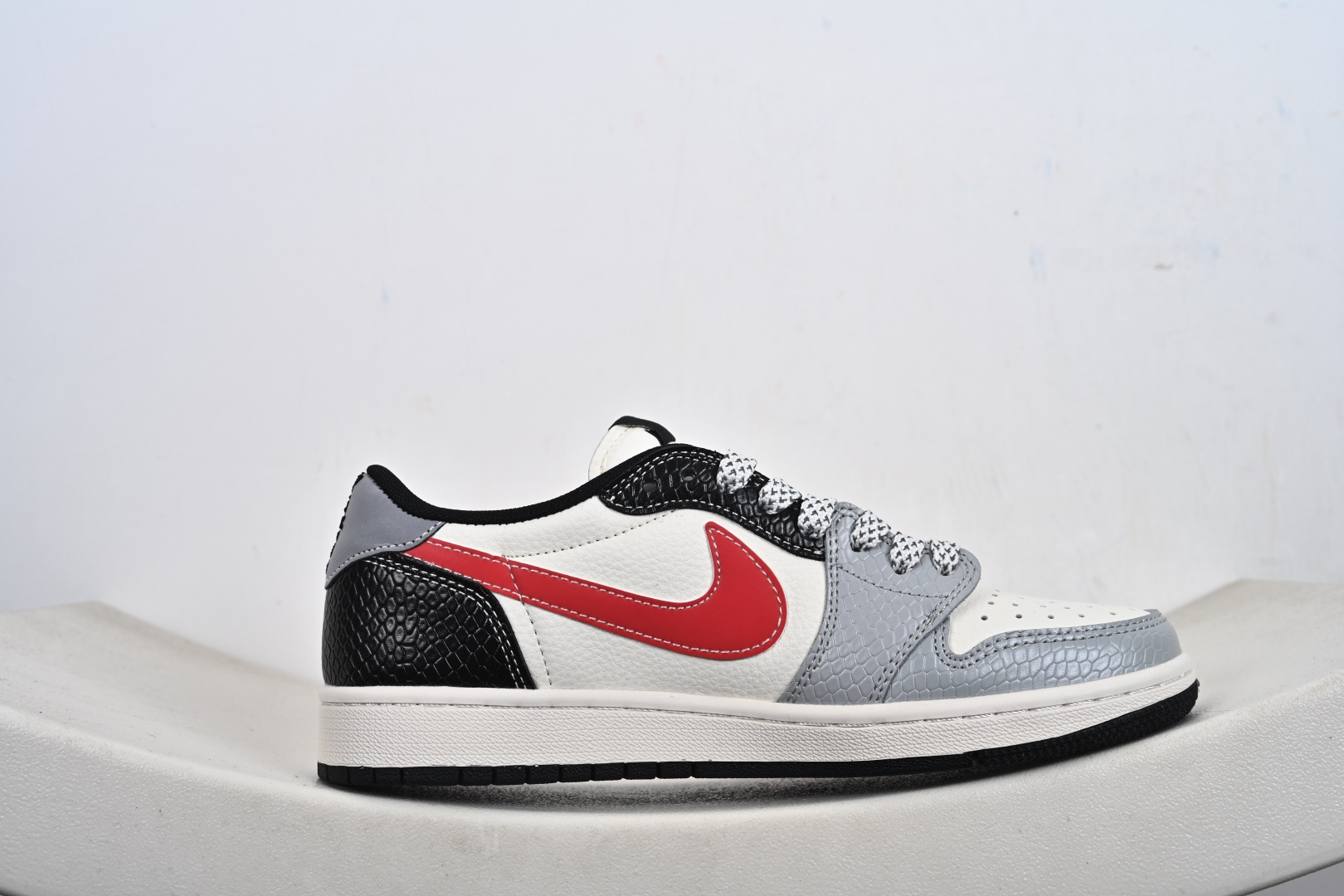 Fragment x Travis Scott x LV Air Jordan 1 Low 三方联名倒钩 HS1239-005