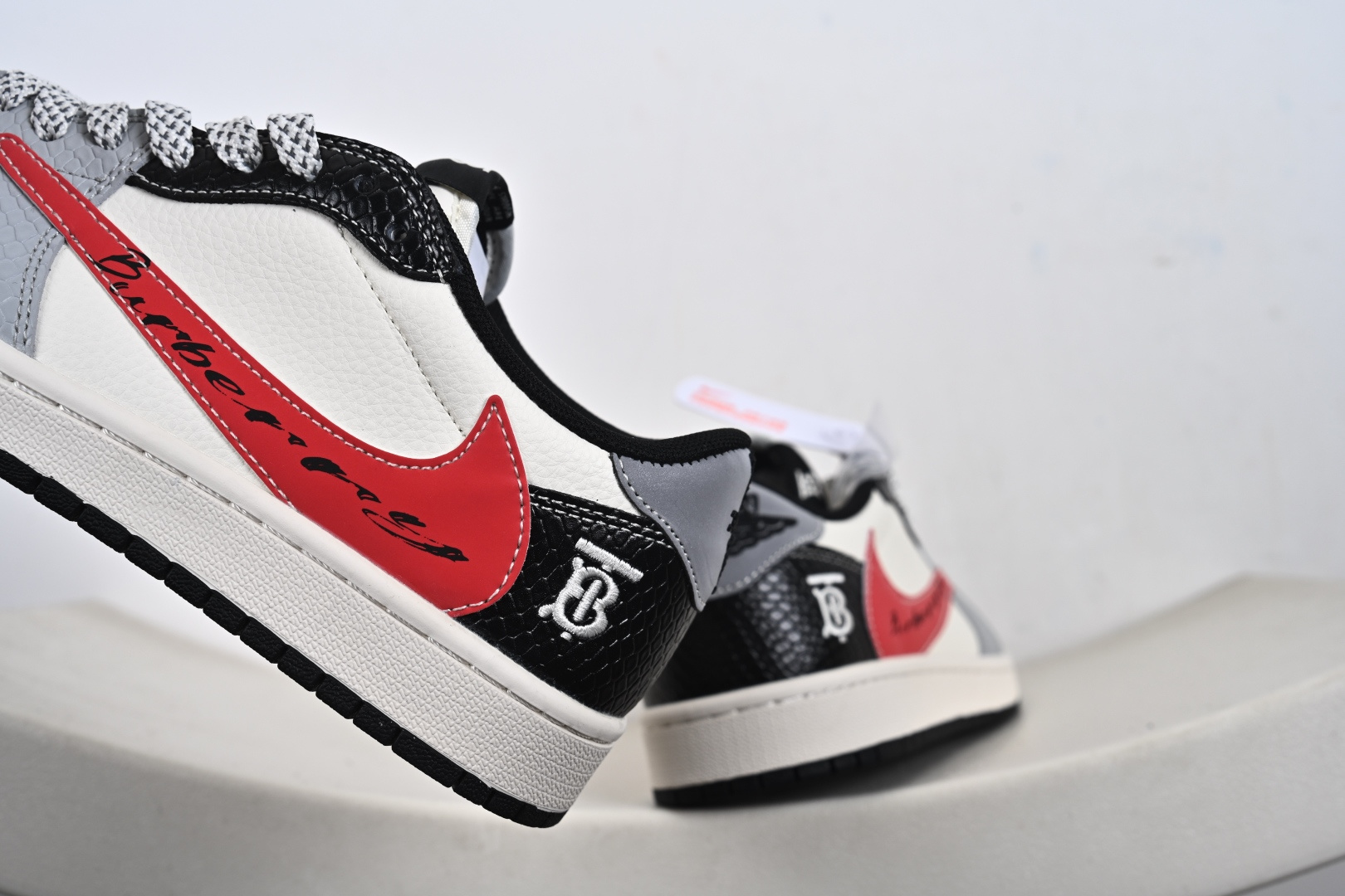 Fragment x Travis Scott x LV Air Jordan 1 Low 三方联名倒钩 HS1239-005