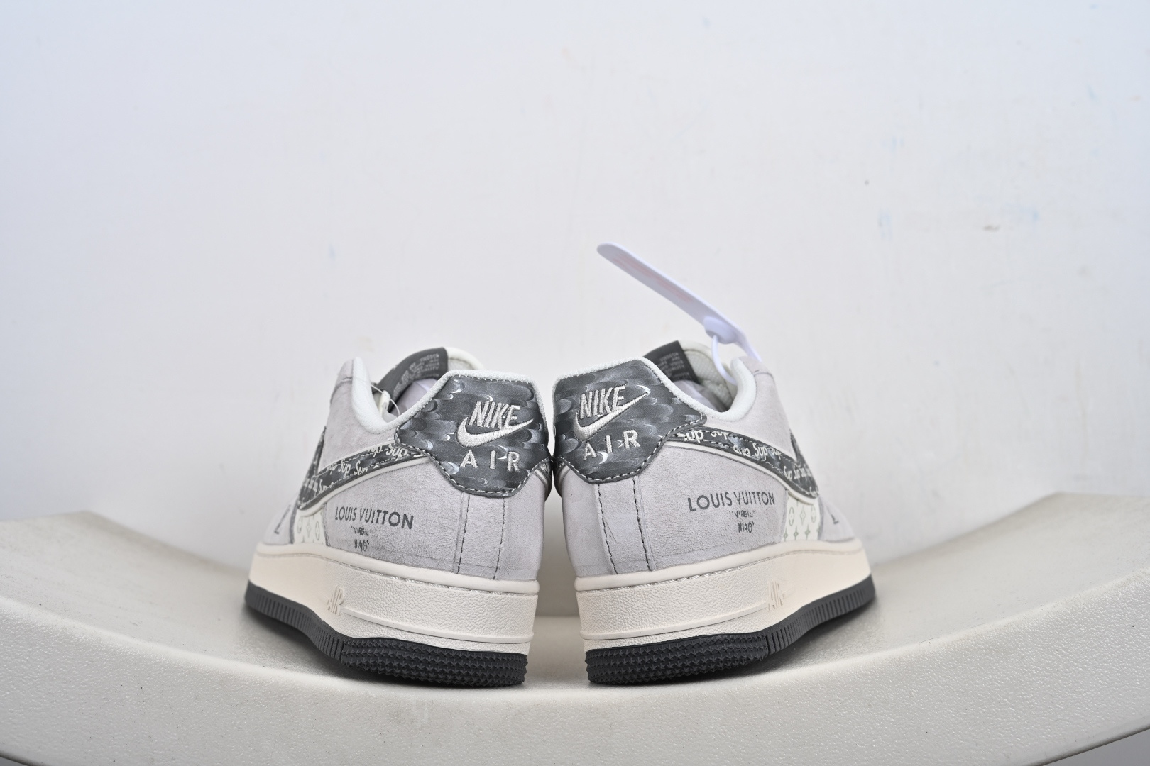 定制版Nike Air Force 1'07 Low 联名款 浅灰色磨砂 空军一号低帮休闲板鞋 CX5050-Y48