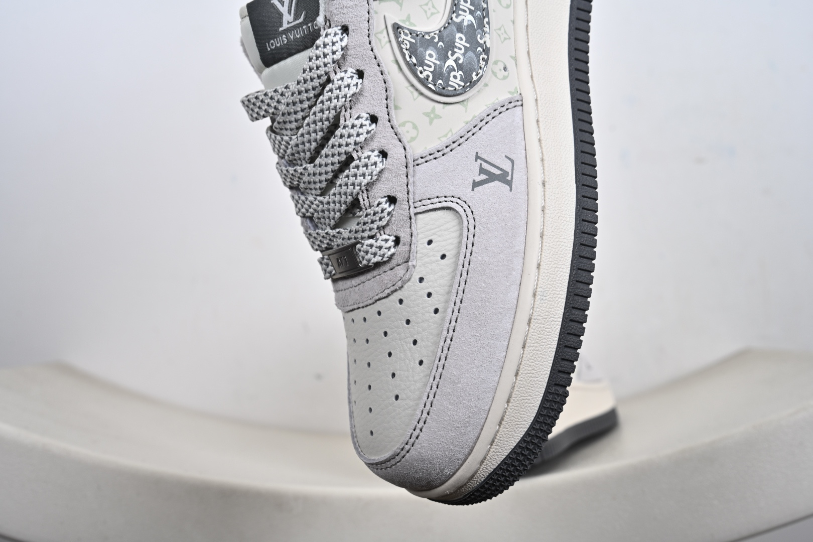 定制版Nike Air Force 1'07 Low 联名款 浅灰色磨砂 空军一号低帮休闲板鞋 CX5050-Y48