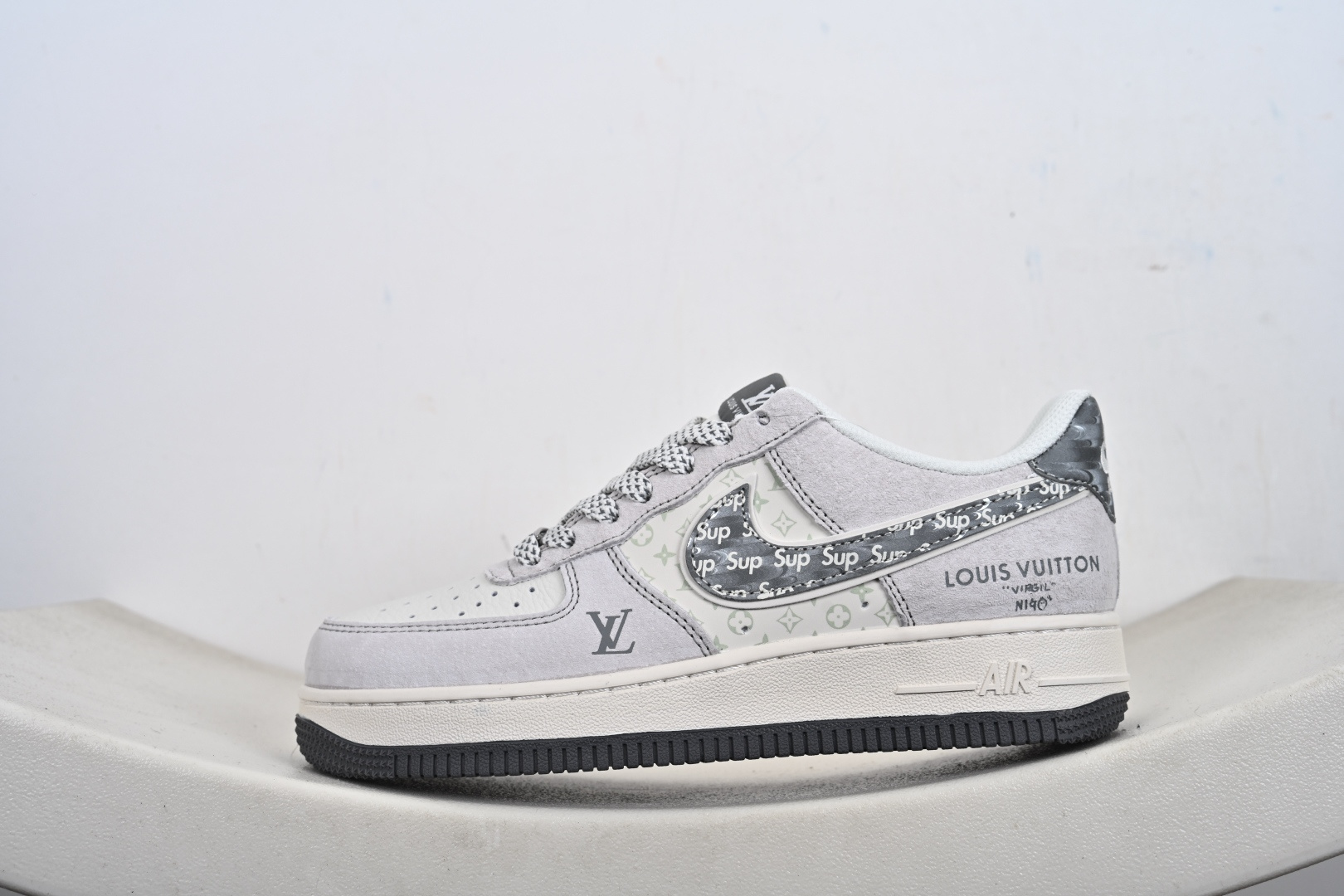 定制版Nike Air Force 1'07 Low 联名款 浅灰色磨砂 空军一号低帮休闲板鞋 CX5050-Y48