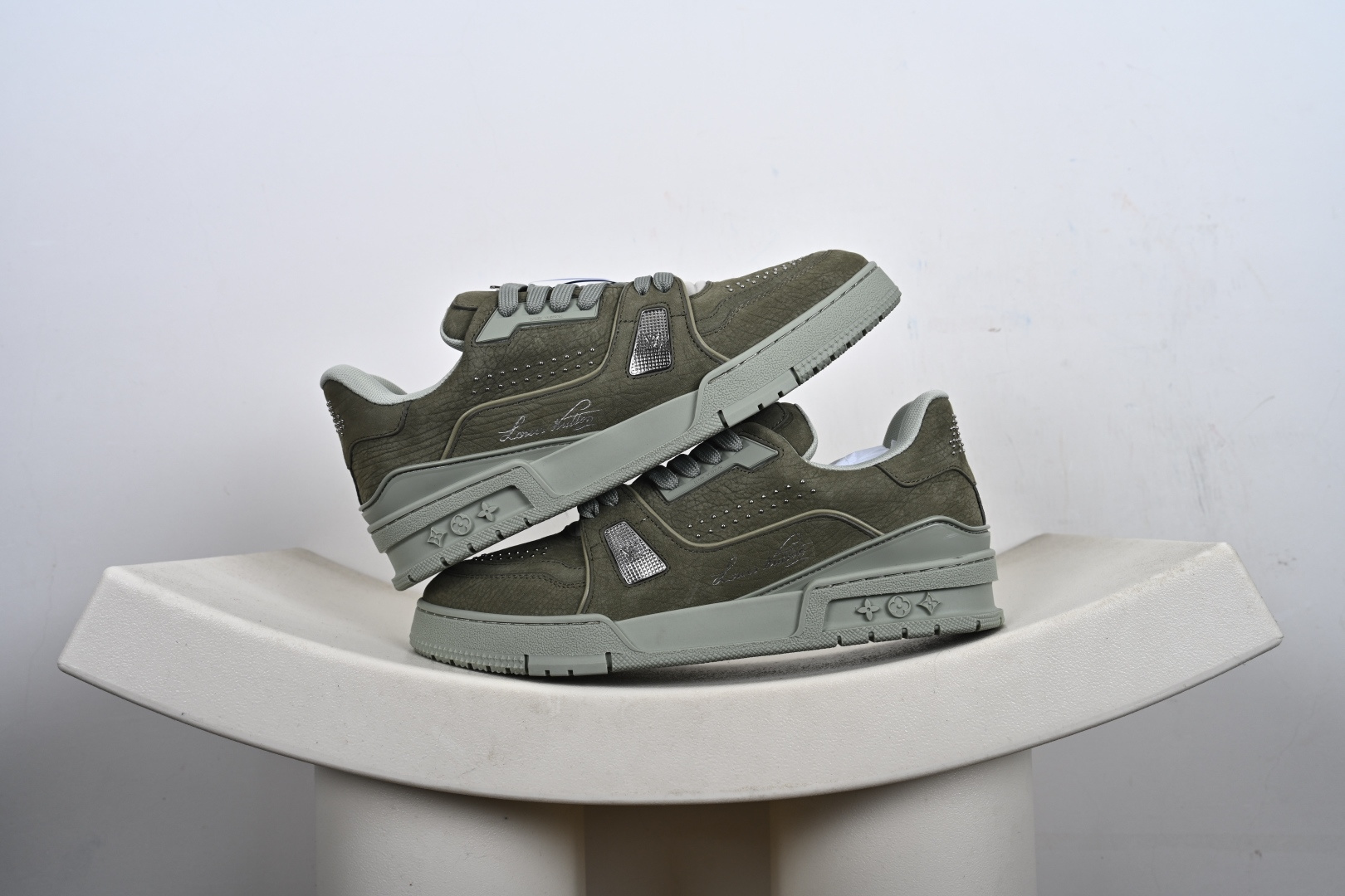 代购级别 Louis VuittTrainer 2021ss早春全新时装走秀运动鞋