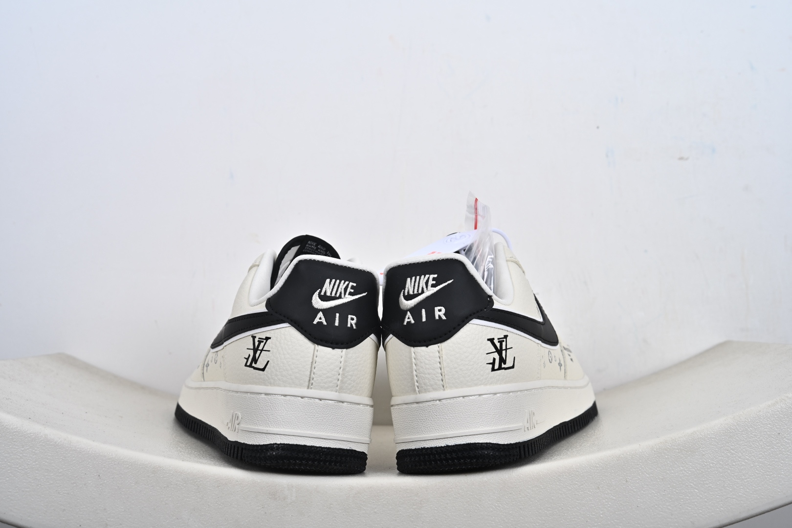 定制版Nike Air Force 1'07 Low 联名 车线米黑勾 空军一号低帮休闲板鞋 LD1999-001