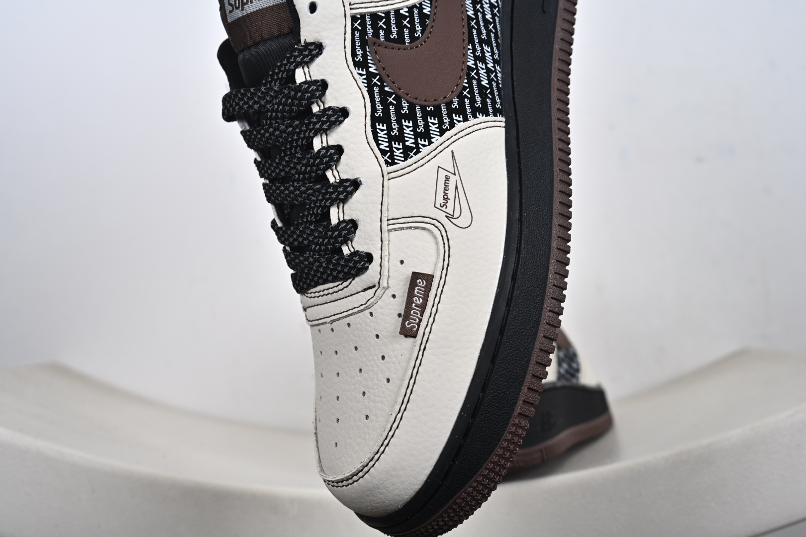 高端定制Nike Air Force 1 '07 Low “Superme联名------ 米白黑棕” 高端定制 低帮休闲板鞋 KD1688-004