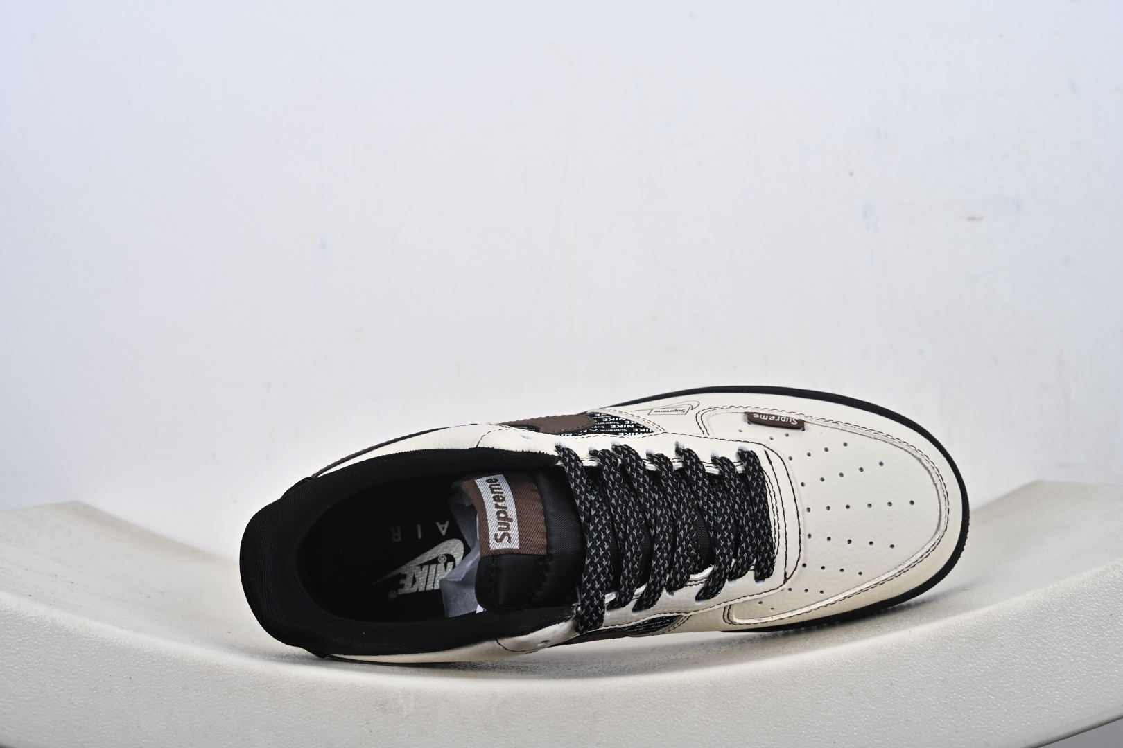 高端定制Nike Air Force 1 '07 Low “Superme联名------ 米白黑棕” 高端定制 低帮休闲板鞋 KD1688-004