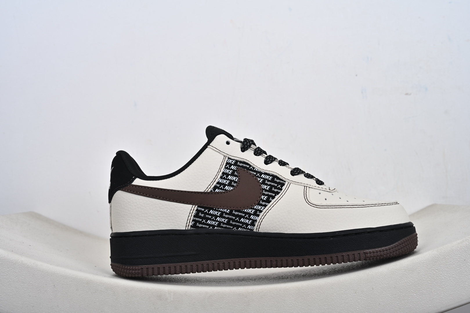 高端定制Nike Air Force 1 '07 Low “Superme联名------ 米白黑棕” 高端定制 低帮休闲板鞋 KD1688-004