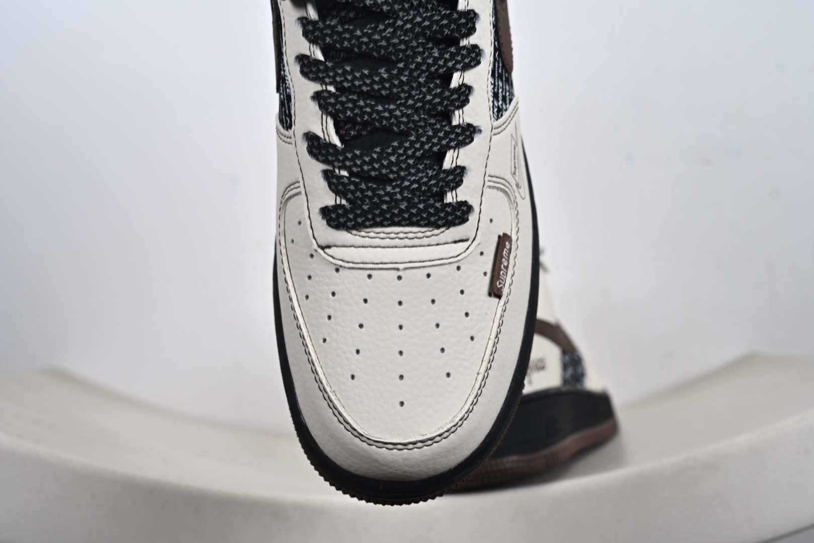 高端定制Nike Air Force 1 '07 Low “Superme联名------ 米白黑棕” 高端定制 低帮休闲板鞋 KD1688-004