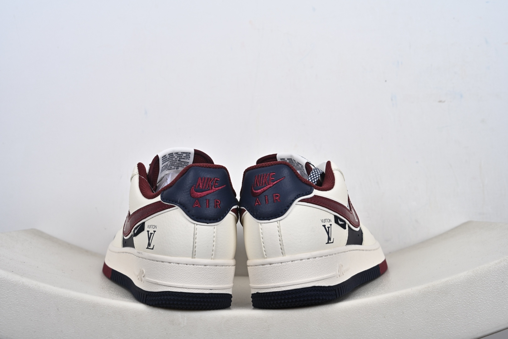 240 NIke Air Force 1 '07 Low “LV联名-蓝红拼接”空军一号 低帮 运动鞋 JP8028-069-Chinese UA Cheap High Quatity Brand Clothes Bags handbags Sneakers wholesale wholesaler seller from China Factory suppliers Fashion Clothing Shoes best Quality Beautiful Price 240 NIke Air Force 1 '07 Low “LV联名-蓝红拼接”空军一号 低帮 运动鞋 JP8028-069