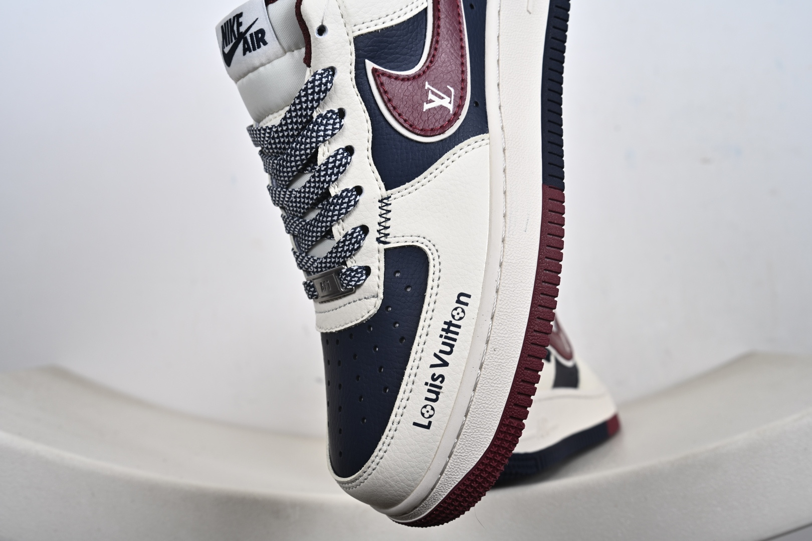 240 NIke Air Force 1 '07 Low “LV联名-蓝红拼接”空军一号 低帮 运动鞋 JP8028-069-Chinese UA Cheap High Quatity Brand Clothes Bags handbags Sneakers wholesale wholesaler seller from China Factory suppliers Fashion Clothing Shoes best Quality Beautiful Price 240 NIke Air Force 1 '07 Low “LV联名-蓝红拼接”空军一号 低帮 运动鞋 JP8028-069