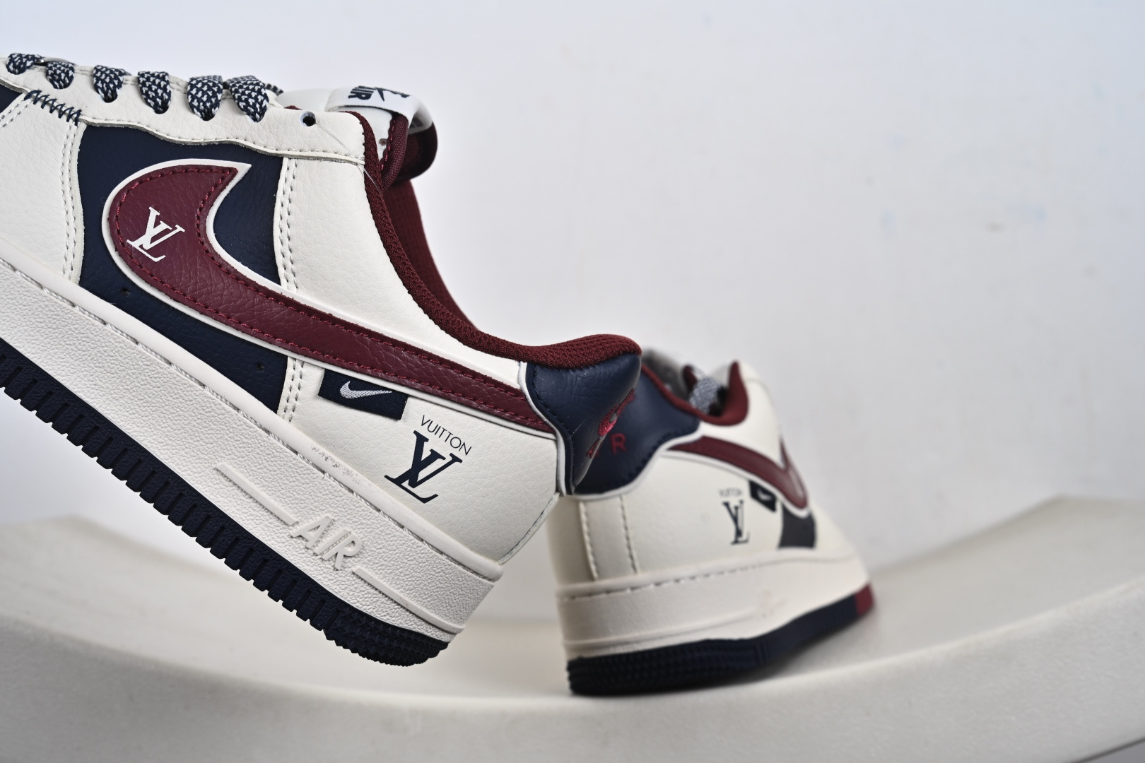 240 NIke Air Force 1 '07 Low “LV联名-蓝红拼接”空军一号 低帮 运动鞋 JP8028-069-Chinese UA Cheap High Quatity Brand Clothes Bags handbags Sneakers wholesale wholesaler seller from China Factory suppliers Fashion Clothing Shoes best Quality Beautiful Price 240 NIke Air Force 1 '07 Low “LV联名-蓝红拼接”空军一号 低帮 运动鞋 JP8028-069