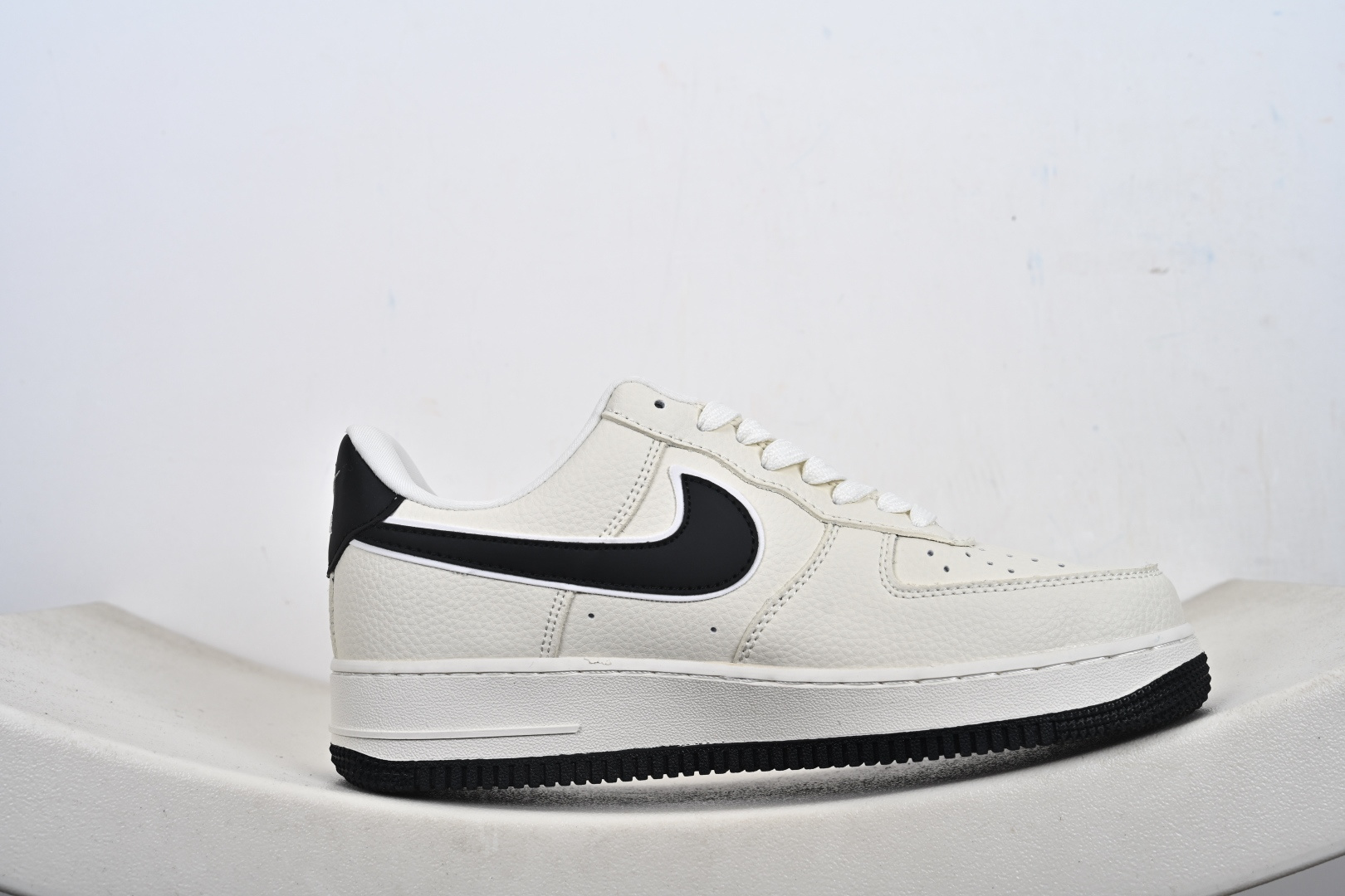 定制版Nike Air Force 1'07 Low 联名 车线米黑勾 空军一号低帮休闲板鞋 LD1999-001