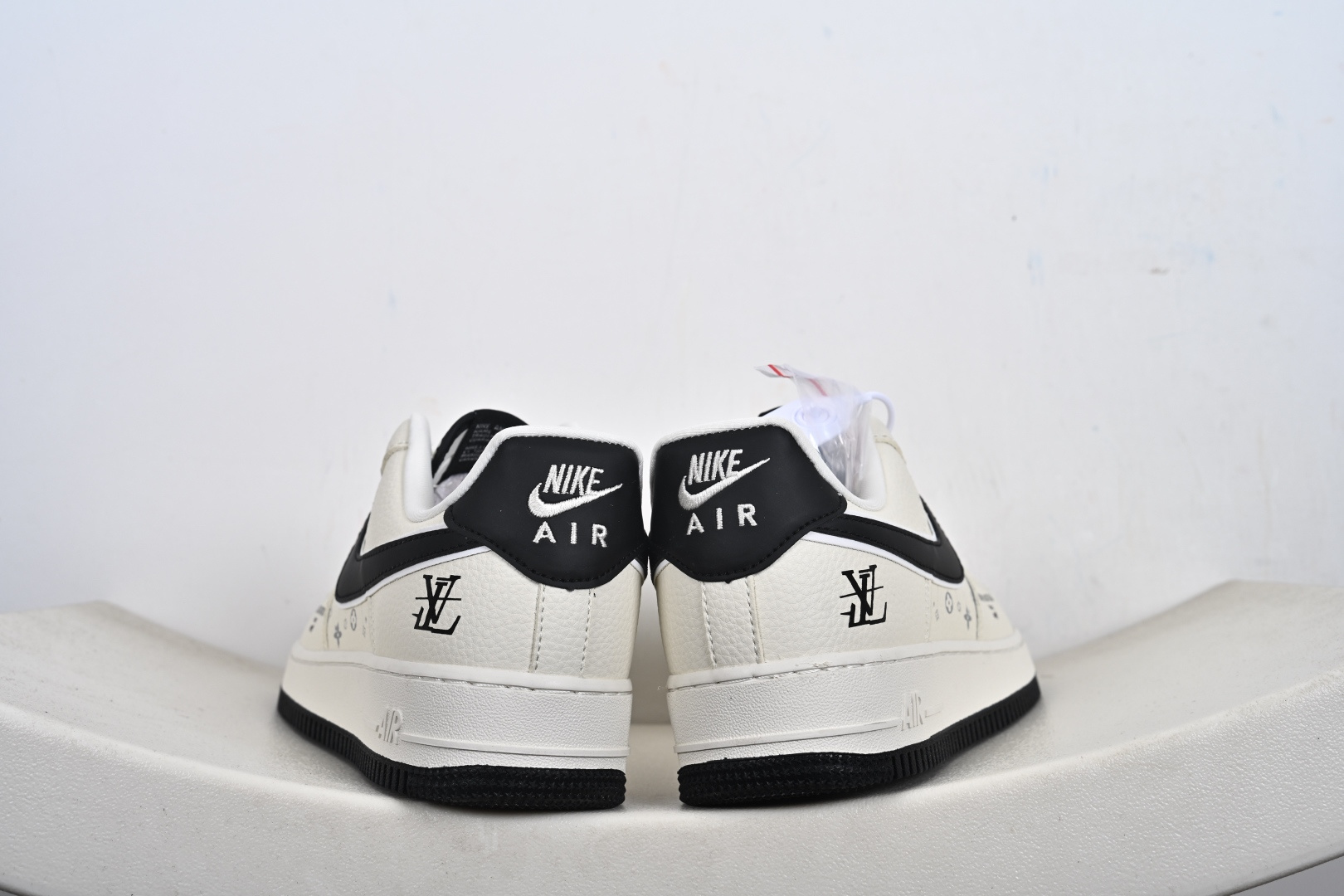 定制版Nike Air Force 1'07 Low 联名 车线米黑勾 空军一号低帮休闲板鞋 LD1999-001