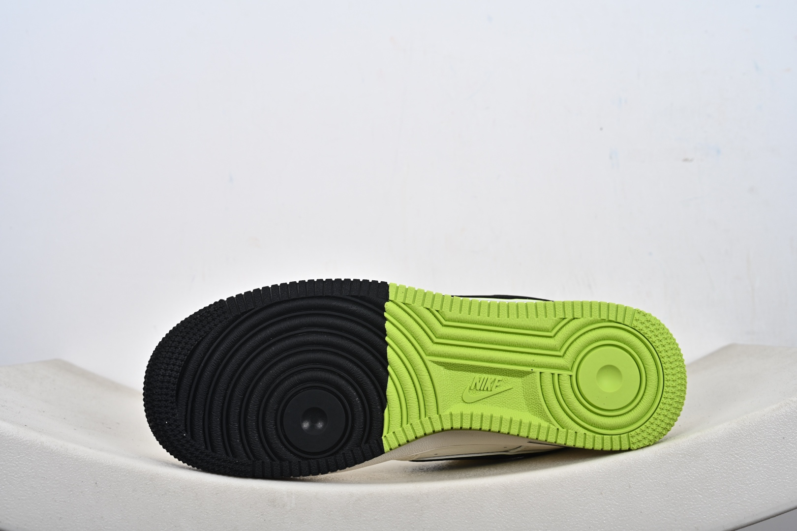 Nike Air Force 1 '07 Low “OFF-WHITE联名——双拼米黑绿”空军一号 低帮 运动鞋 休闲鞋 QW5836-023