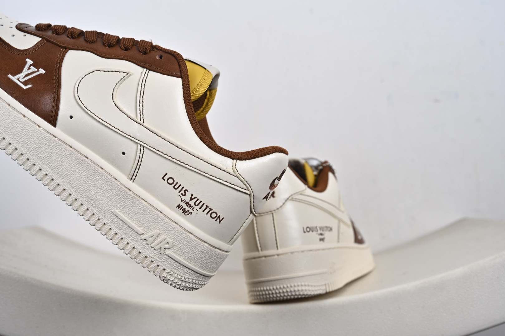 NIke Air Force 1 '07 Low “LV联名--奶白咖棕” 空军一号低帮 IH1817-800