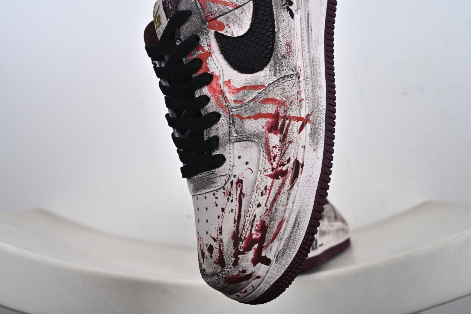 240 定制版手绘涂鸦“哥特血痕”Nike Air Force 1 “Gothic Bloodstains”空军一号定制板鞋 XL2132-888-Chinese UA Cheap High Quatity Brand Clothes Bags handbags Sneakers wholesale wholesaler seller from China Factory suppliers Fashion Clothing Shoes best Quality Beautiful Price 240 定制版手绘涂鸦“哥特血痕”Nike Air Force 1 “Gothic Bloodstains”空军一号定制板鞋 XL2132-888