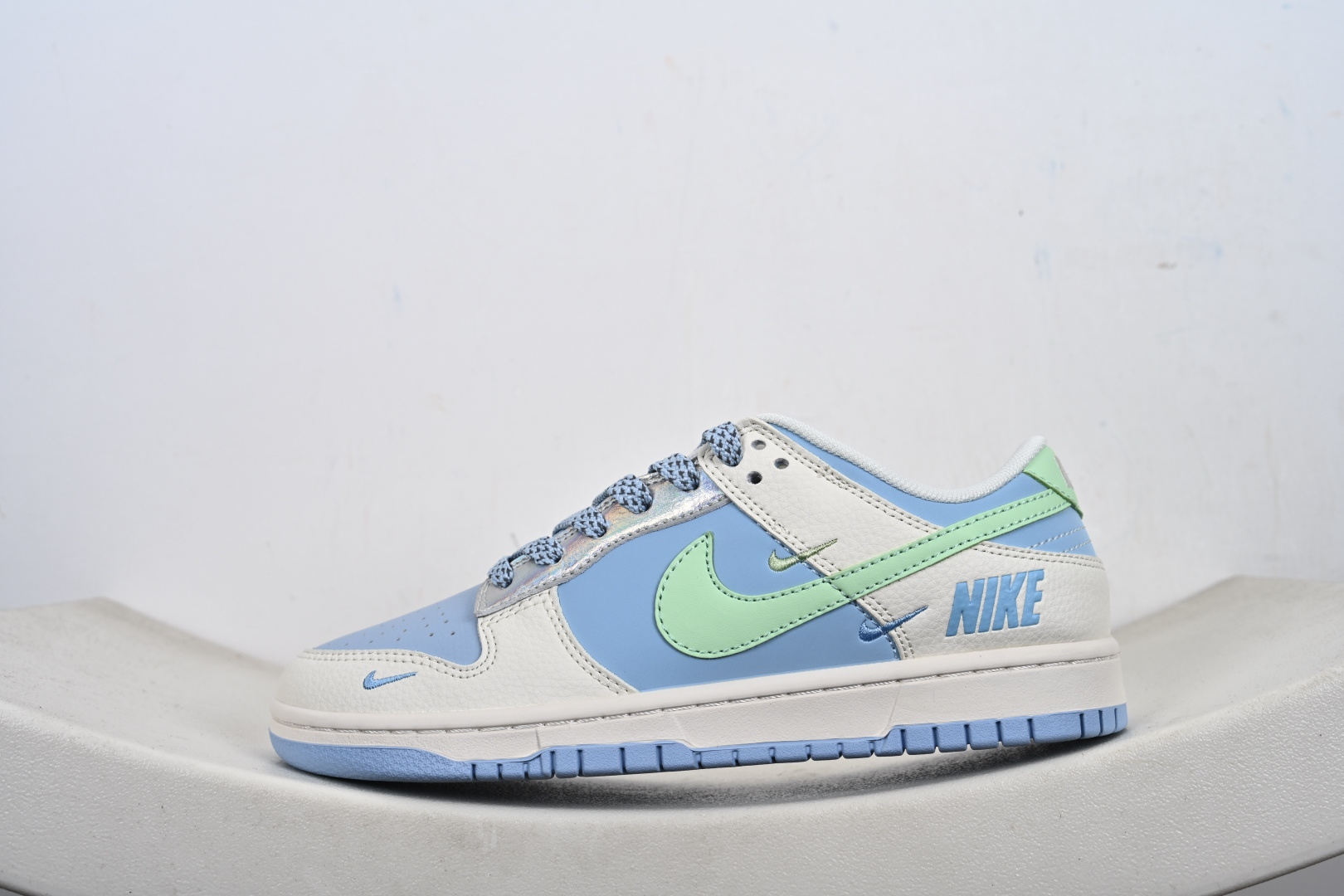 定制版Nike SB Dunk Low 高定端制 低休帮闲板鞋 HS1239-006