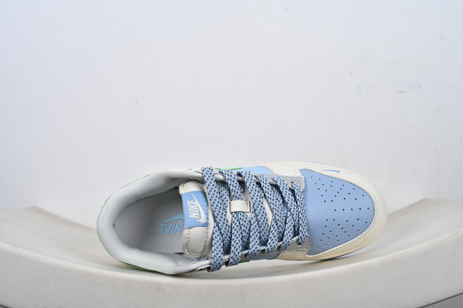 定制版Nike SB Dunk Low 高定端制 低休帮闲板鞋 HS1239-006