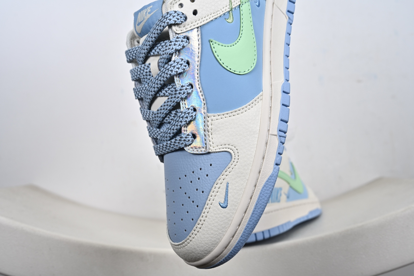 定制版Nike SB Dunk Low 高定端制 低休帮闲板鞋 HS1239-006