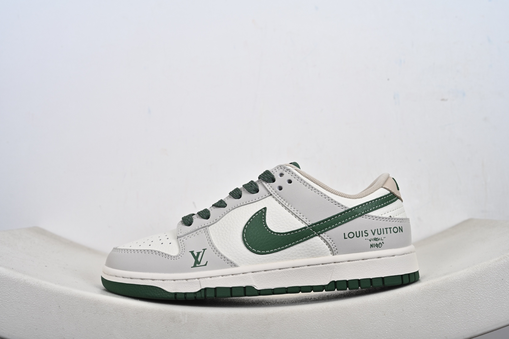 定制版Nike SB Dunk Low LV联名 米灰军绿 周年高端定制 低帮休闲板鞋 JP1628-001