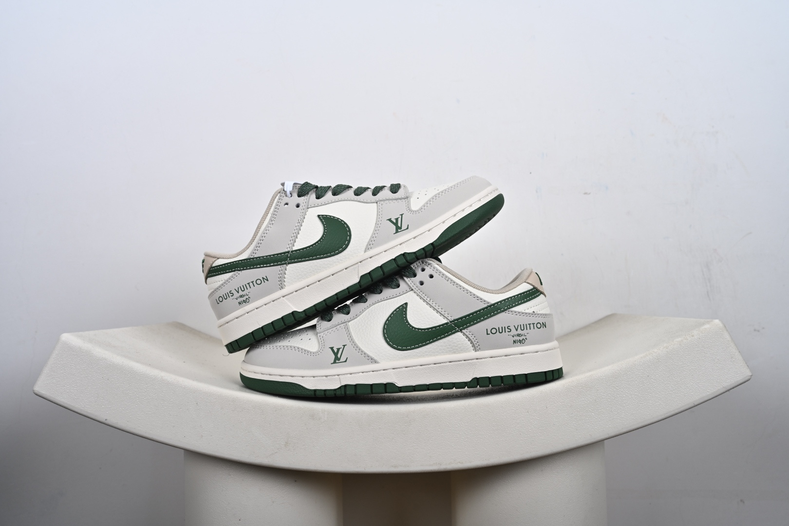 定制版Nike SB Dunk Low LV联名 米灰军绿 周年高端定制 低帮休闲板鞋 JP1628-001