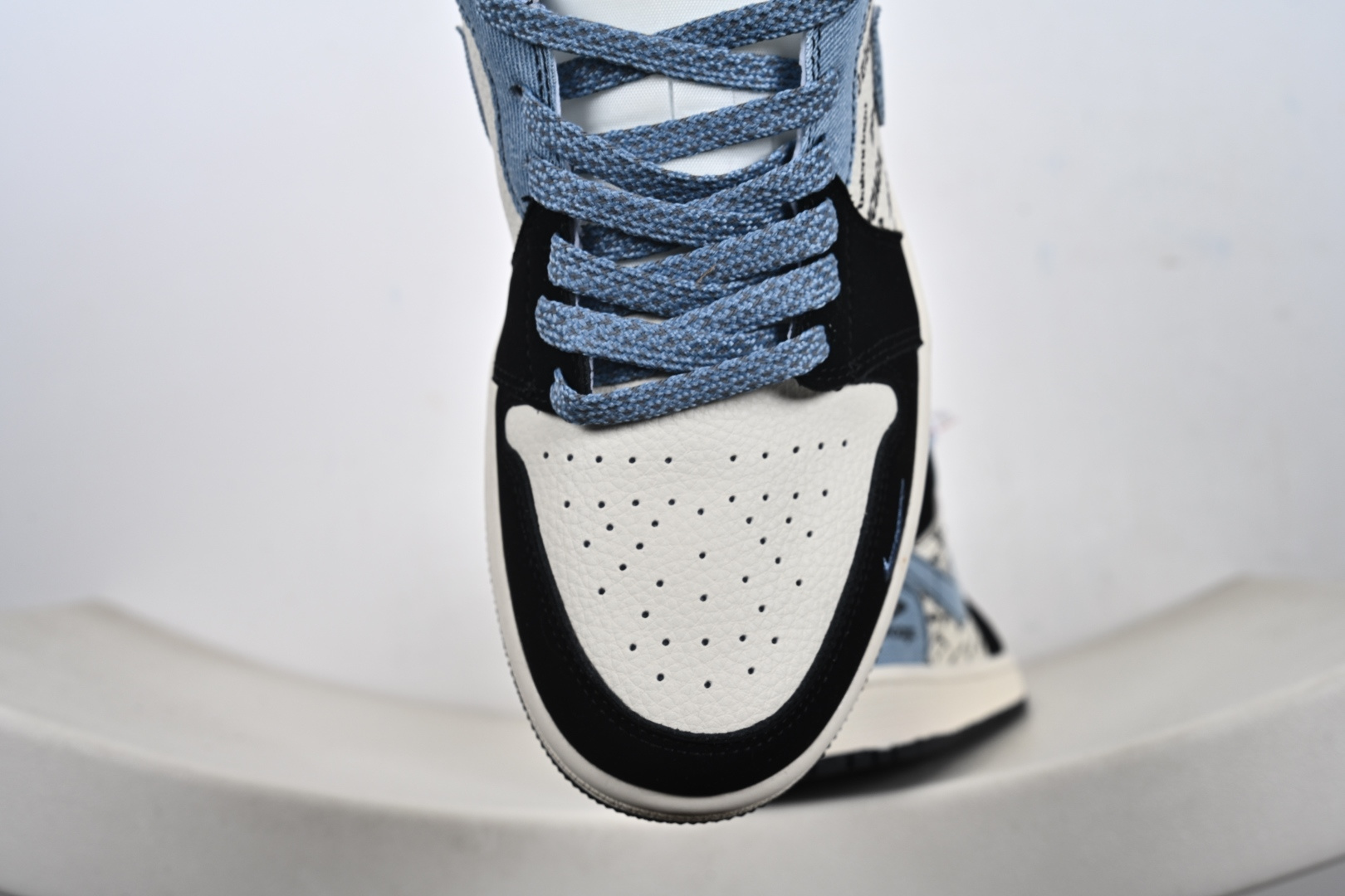 定制版Air Jordan 1 Low AJ1 乔 联名款 高端定制 低帮复古篮球鞋 LD8888-010