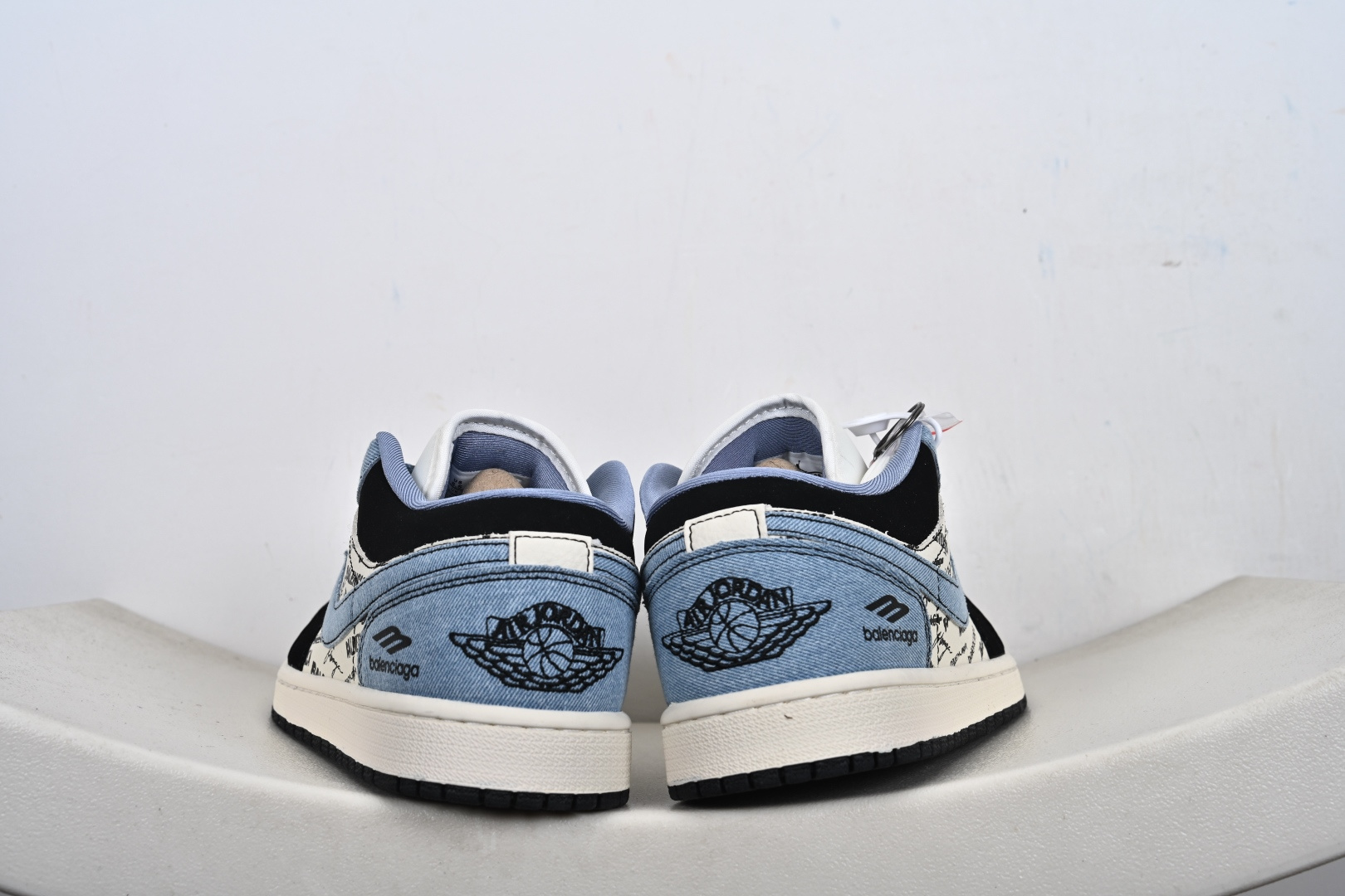 定制版Air Jordan 1 Low AJ1 乔 联名款 高端定制 低帮复古篮球鞋 LD8888-010