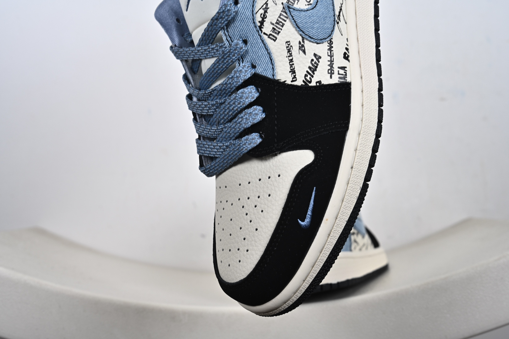 定制版Air Jordan 1 Low AJ1 乔 联名款 高端定制 低帮复古篮球鞋 LD8888-010