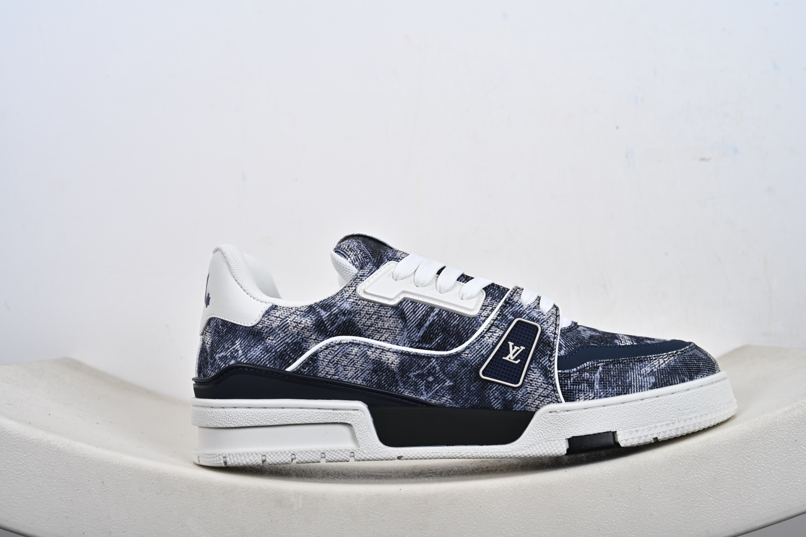 代购级别 Louis VuittTrainer 2021ss早春全新时装走秀运动鞋