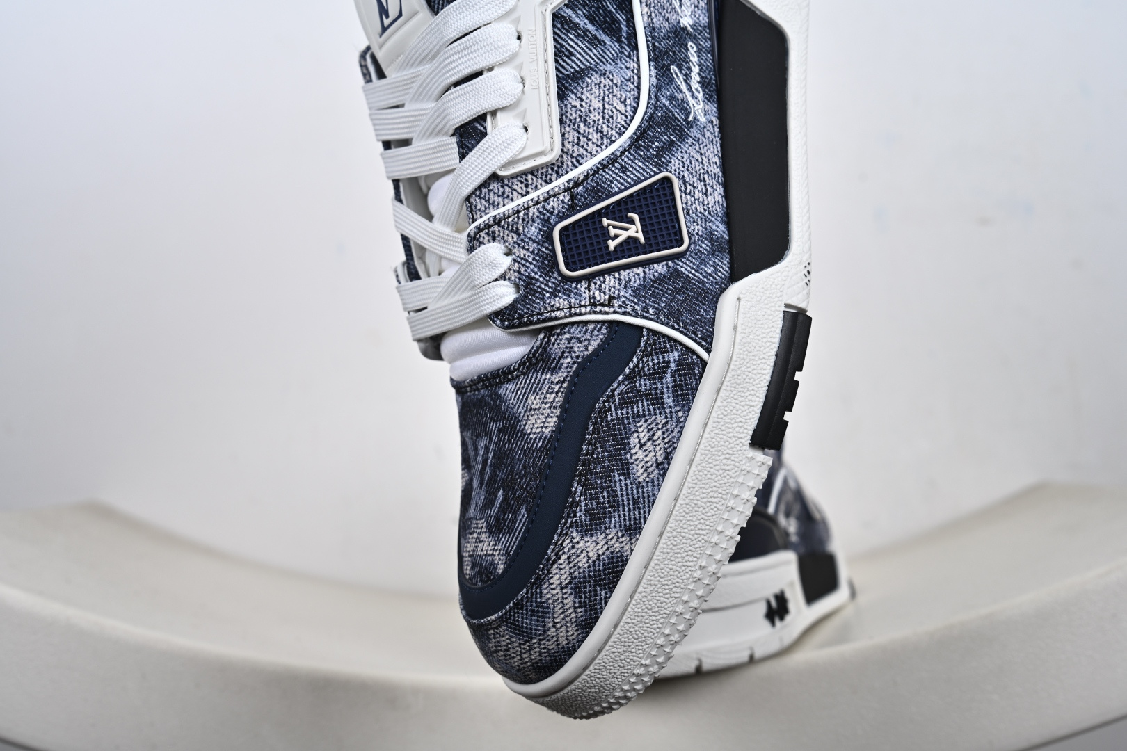 代购级别 Louis VuittTrainer 2021ss早春全新时装走秀运动鞋