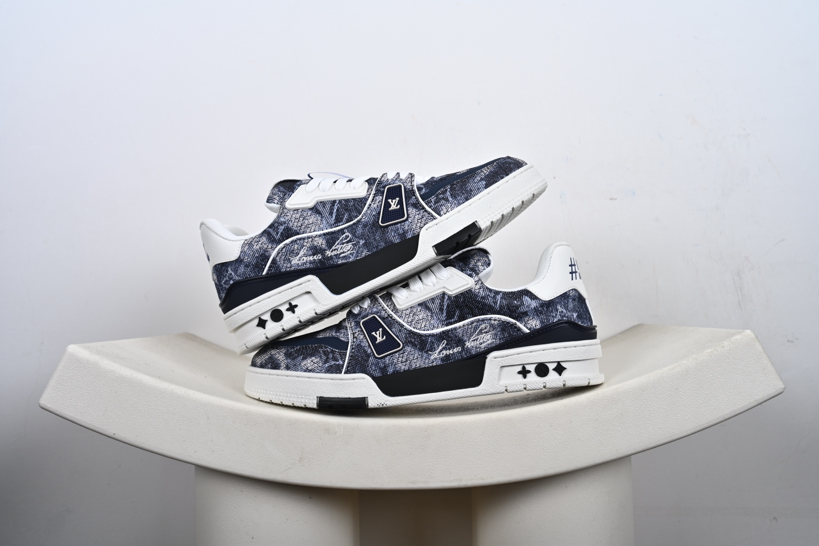 代购级别 Louis VuittTrainer 2021ss早春全新时装走秀运动鞋