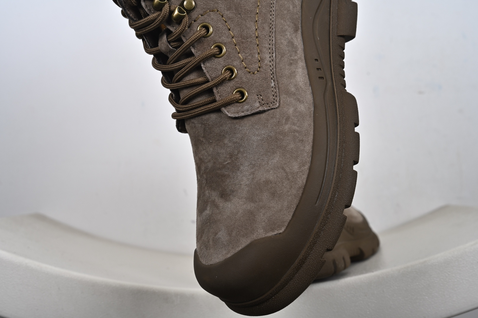 CAT卡特 硬汉推土机品牌 经典百搭户外中帮休闲鞋 P721911