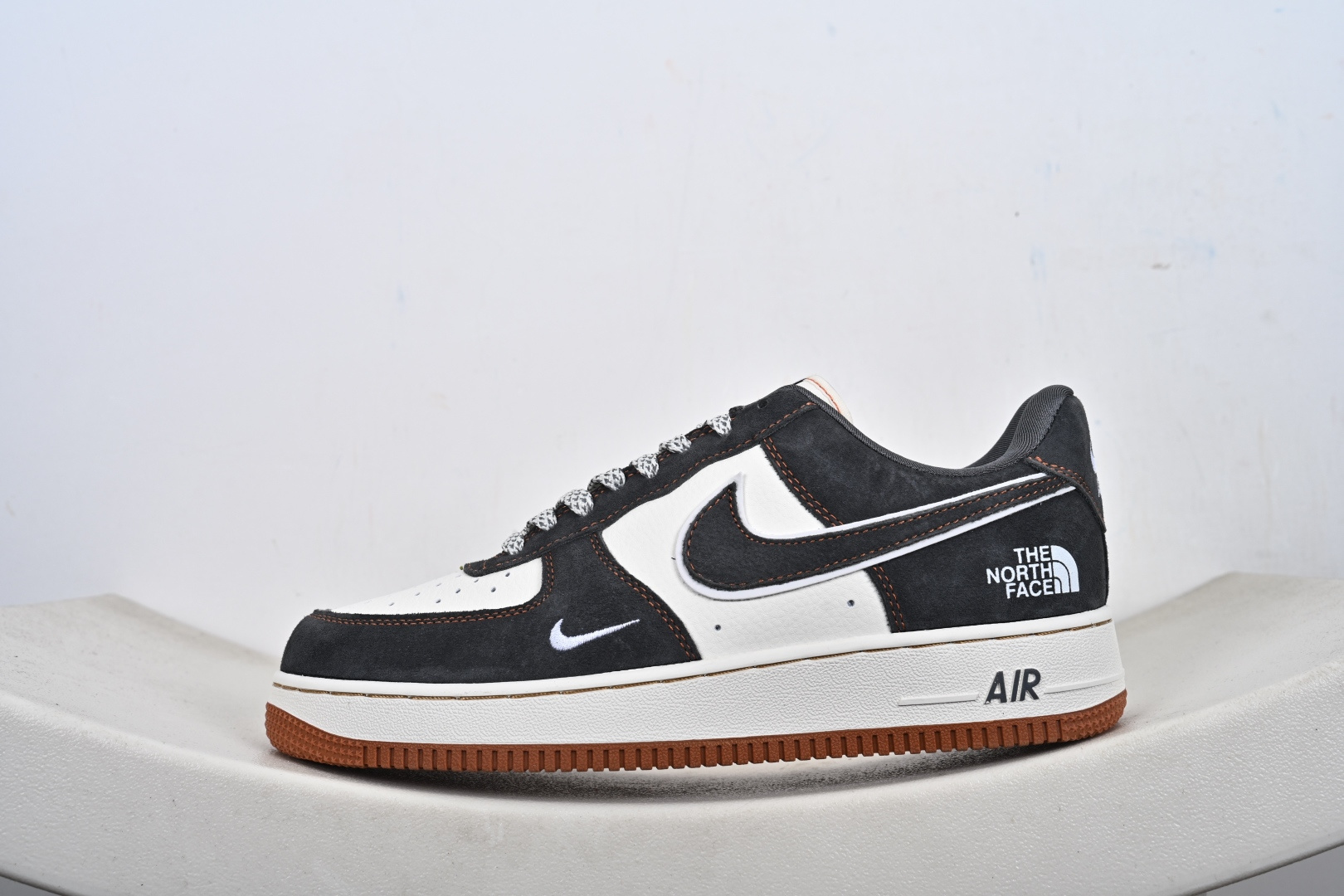 定制版NK Air Force 1 '07 Low 空军一号低帮 运动鞋 SS1979-005 定制版NK Air Force 1 '07 Low 空军一号低帮 运动鞋 SS1979-005
