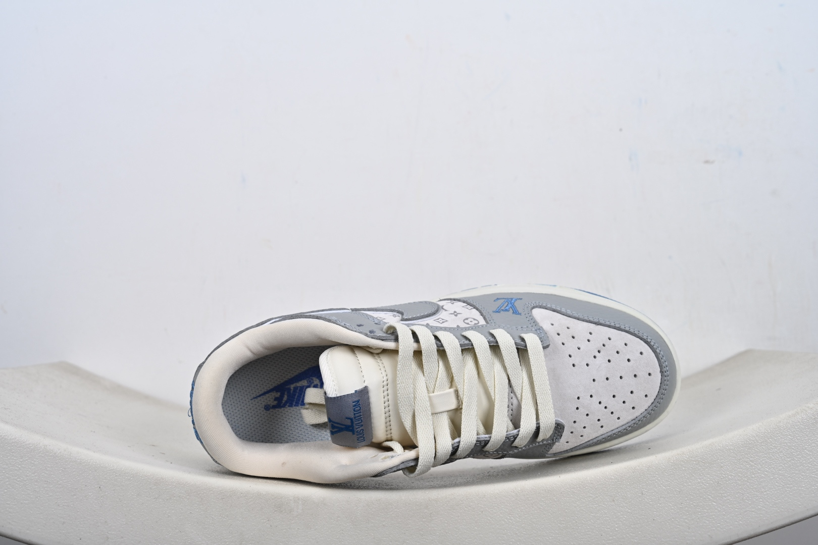 Nike SB Dunk Low ”LV联名“——白蓝” 高端定制 低帮休闲板鞋 定制鞋盒 YF9511-912