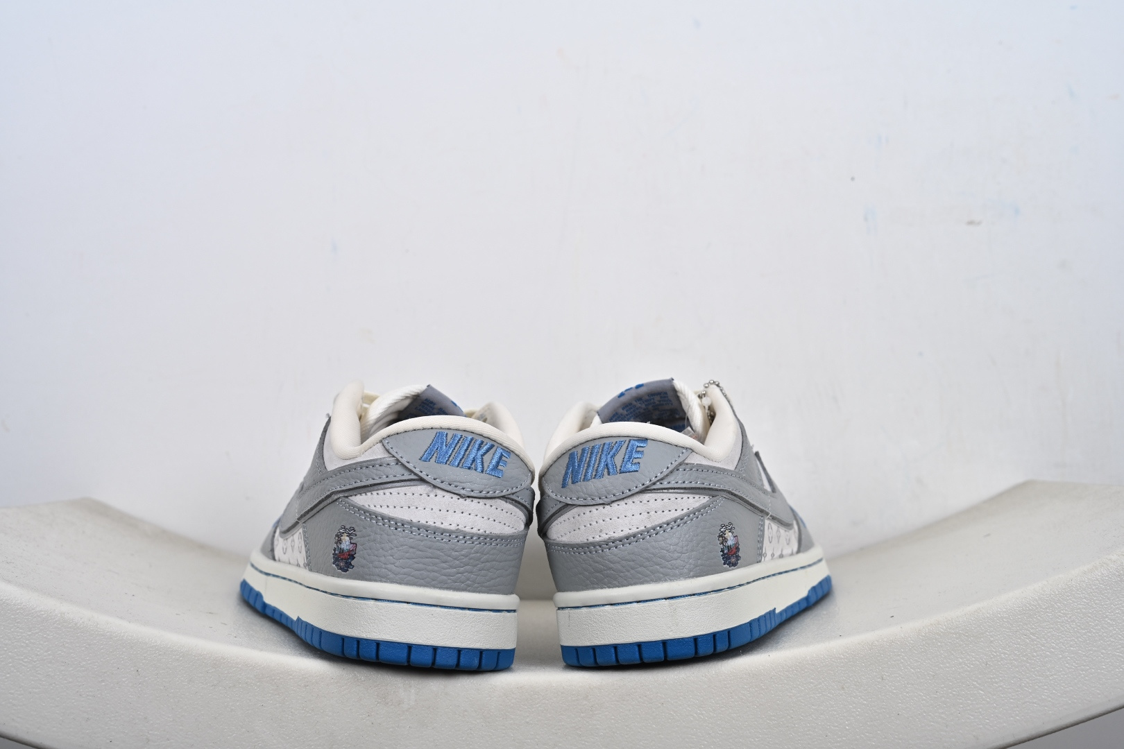 Nike SB Dunk Low ”LV联名“——白蓝” 高端定制 低帮休闲板鞋 定制鞋盒 YF9511-912