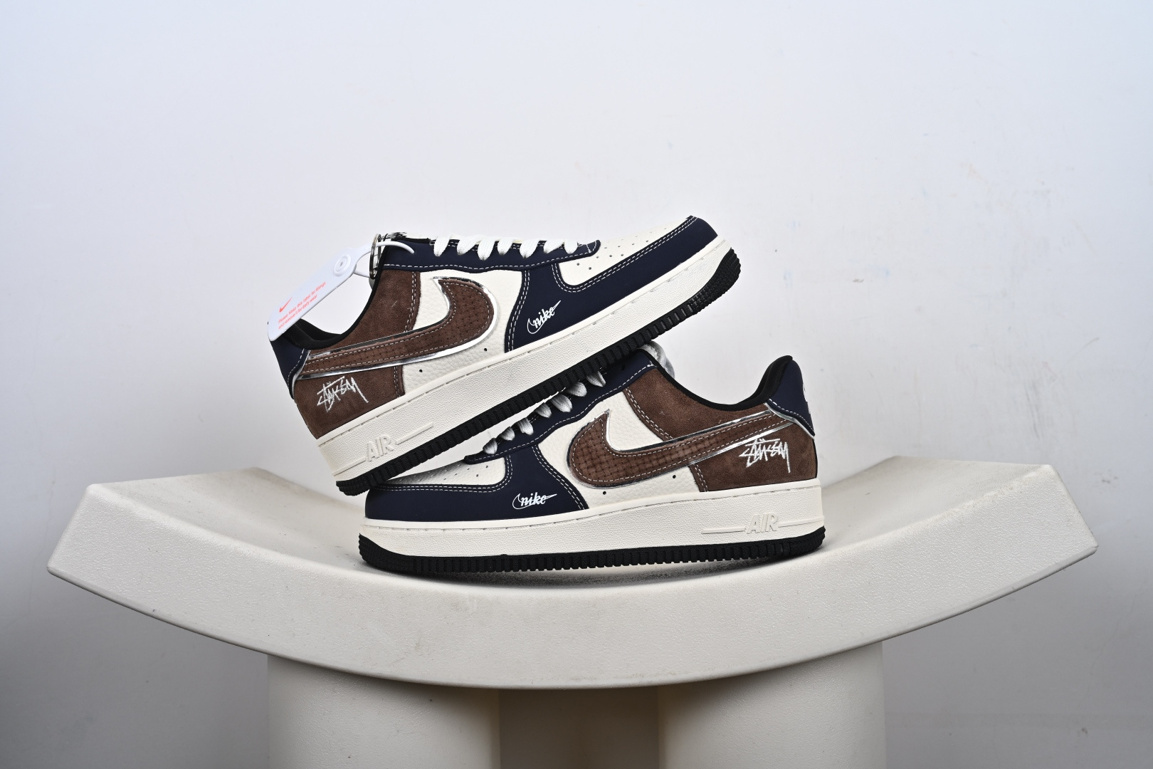 Nike Air Force 1 Low 斯图西联名 DF0188-105 Nike Air Force 1 Low 斯图西联名 DF0188-105