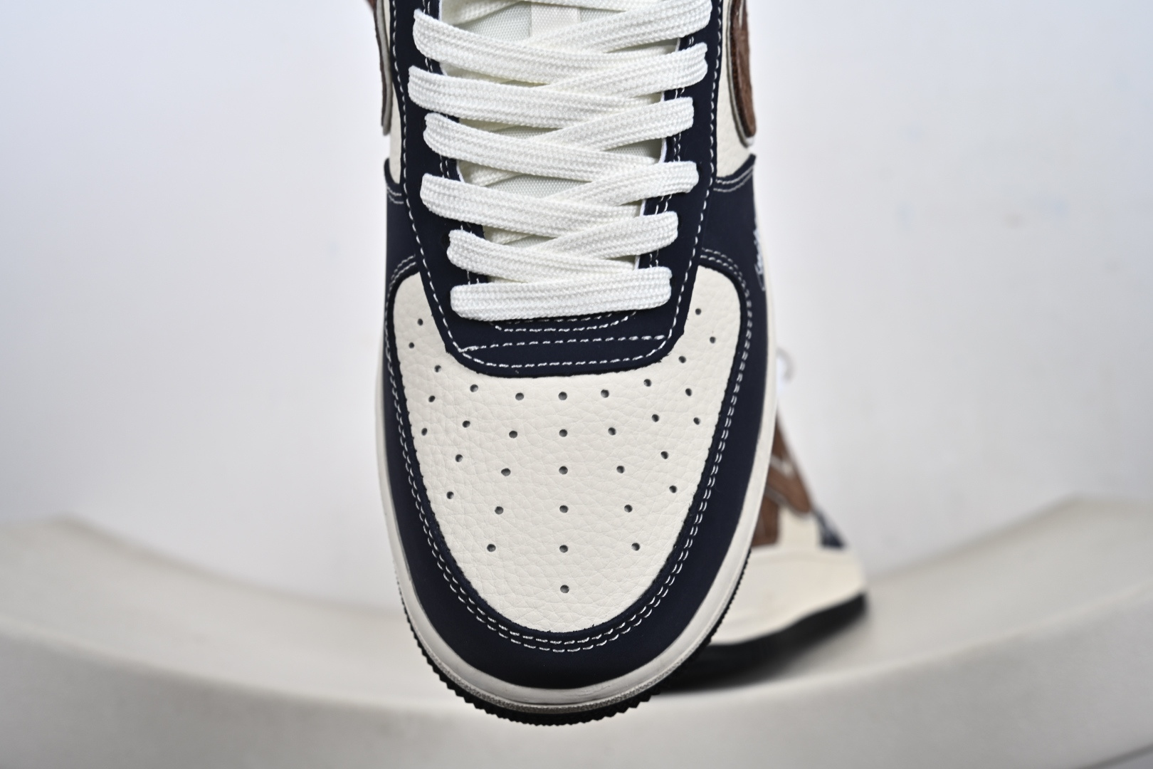 Nike Air Force 1 Low 斯图西联名 DF0188-105 Nike Air Force 1 Low 斯图西联名 DF0188-105