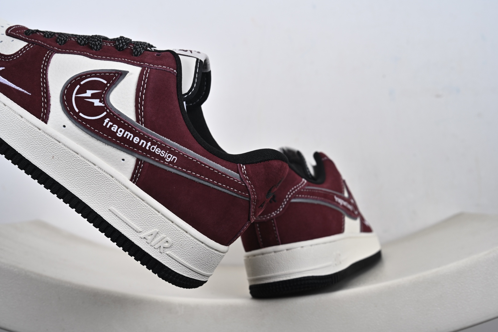 NIke Air Force 1 '07 Low 空军一号低帮 运动鞋 休闲鞋 SS1979-002 NIke Air Force 1 '07 Low 空军一号低帮 运动鞋 休闲鞋 SS1979-002