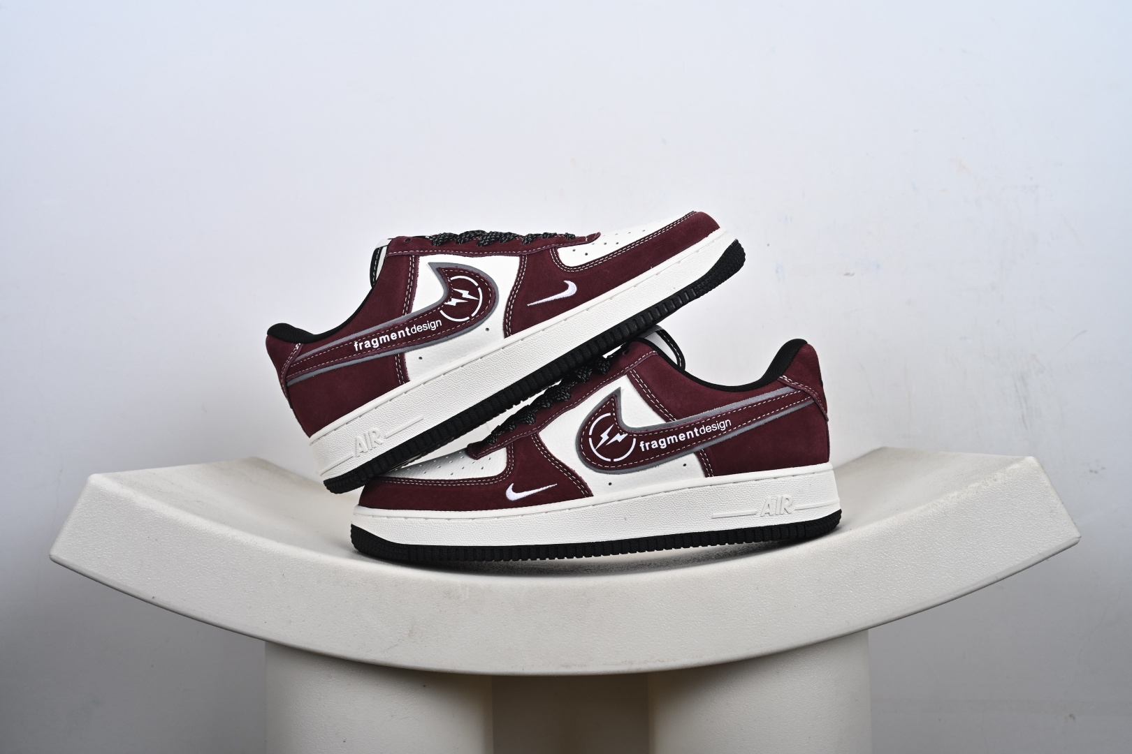 NIke Air Force 1 ’07 Low 空军一号低帮 运动鞋 休闲鞋 SS1979-002 NIke Air Force 1 ’07 Low 空军一号低帮 运动鞋 休闲鞋 SS1979-002