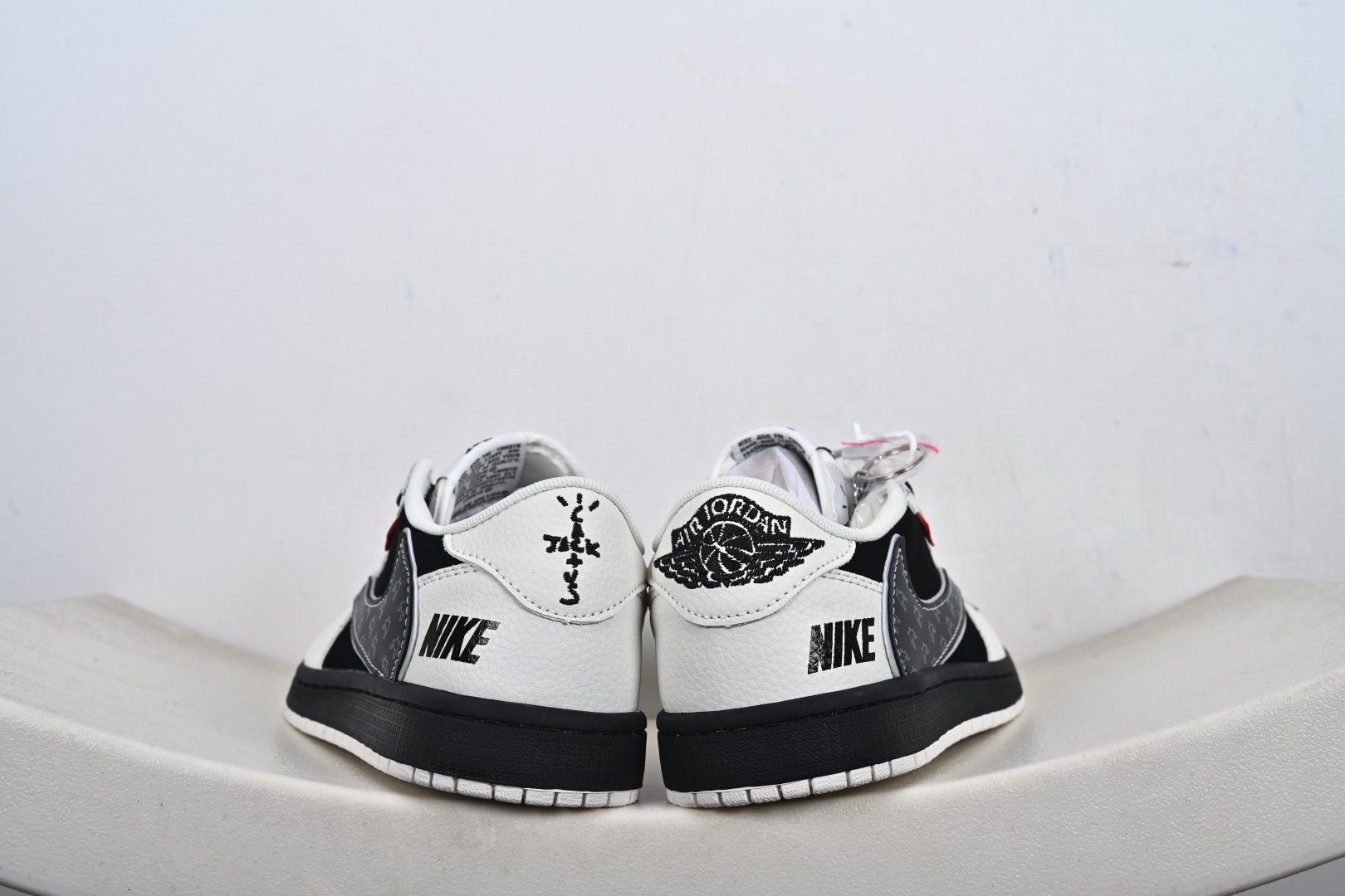 Nike Jordan Air Jordan倒勾 “ NIKE灰——米灰拼接” 高端定制 低帮 复古 减震 防滑 耐磨 篮球鞋 JW1188-173 Nike Jordan Air Jordan倒勾 “ NIKE灰——米灰拼接” 高端定制 低帮 复古 减震 防滑 耐磨 篮球鞋 JW1188-173