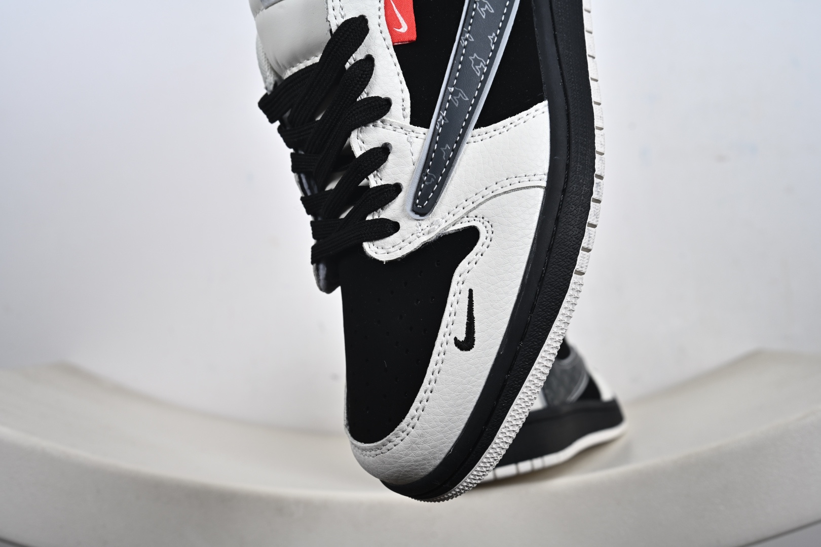 Nike Jordan Air Jordan倒勾 “ NIKE灰——米灰拼接” 高端定制 低帮 复古 减震 防滑 耐磨 篮球鞋 JW1188-173 Nike Jordan Air Jordan倒勾 “ NIKE灰——米灰拼接” 高端定制 低帮 复古 减震 防滑 耐磨 篮球鞋 JW1188-173