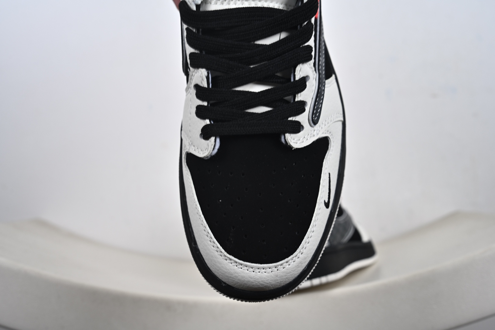 Nike Jordan Air Jordan倒勾 “ NIKE灰——米灰拼接” 高端定制 低帮 复古 减震 防滑 耐磨 篮球鞋 JW1188-173 Nike Jordan Air Jordan倒勾 “ NIKE灰——米灰拼接” 高端定制 低帮 复古 减震 防滑 耐磨 篮球鞋 JW1188-173