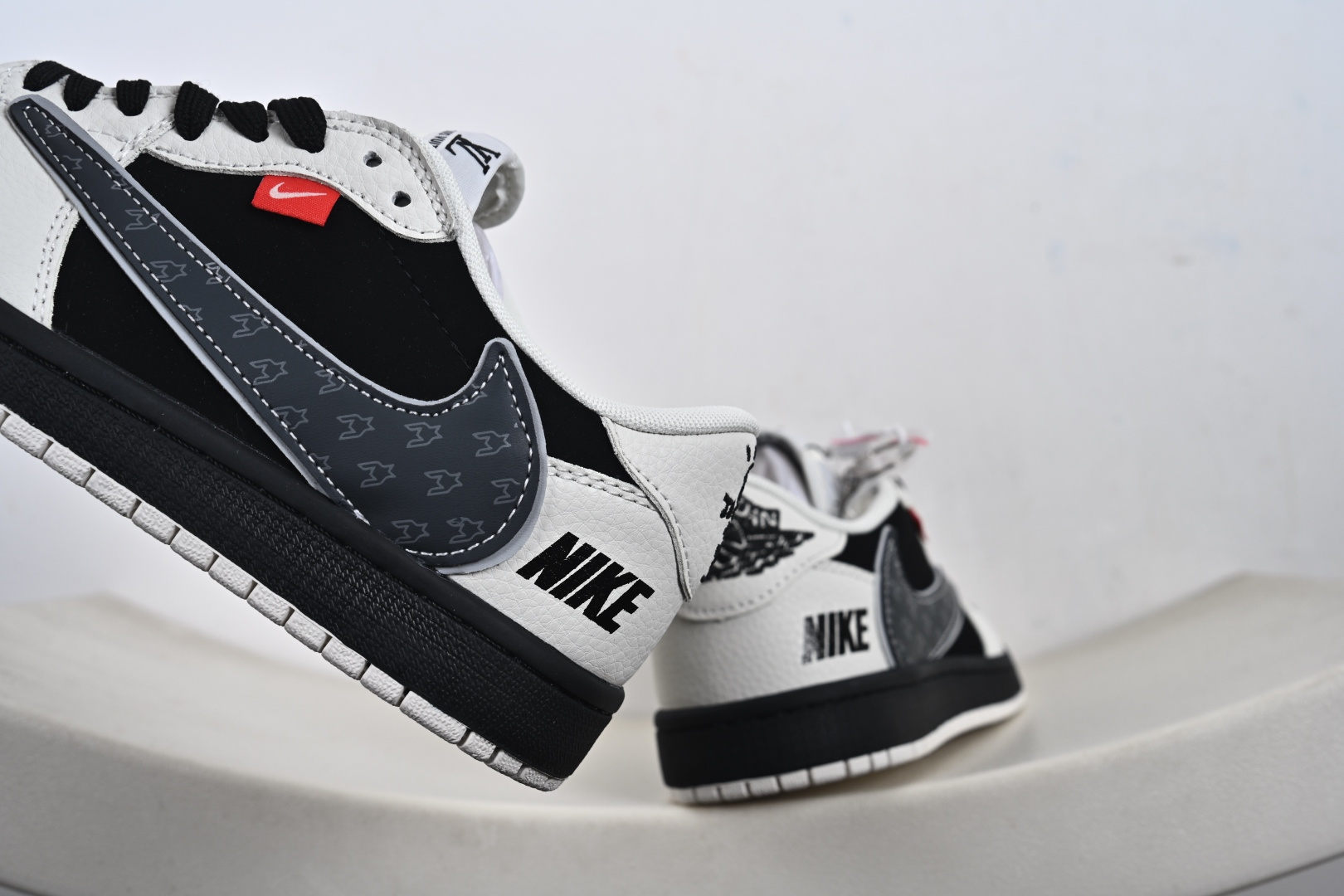 Nike Jordan Air Jordan倒勾 “ NIKE灰——米灰拼接” 高端定制 低帮 复古 减震 防滑 耐磨 篮球鞋 JW1188-173 Nike Jordan Air Jordan倒勾 “ NIKE灰——米灰拼接” 高端定制 低帮 复古 减震 防滑 耐磨 篮球鞋 JW1188-173