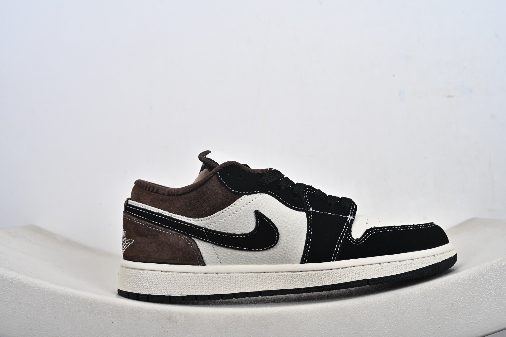 定制版 Air Jordan 1 Low AJ1 乔 联名款 高端定制 低帮复古篮球鞋 LD8888-011 定制版 Air Jordan 1 Low AJ1 乔 联名款 高端定制 低帮复古篮球鞋 LD8888-011
