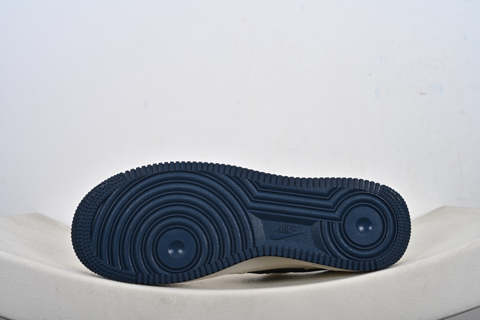 本地💰250优势放店
Nike Air Force 1'07 Low Supreme联名 字母雾霾蓝 空军一号低帮休闲板鞋 LD1999-003
尺码:36 36.5 37.5 38 38.5 39 40 40.5 41 42 42.5 43 44 44.5 45-T1-F3