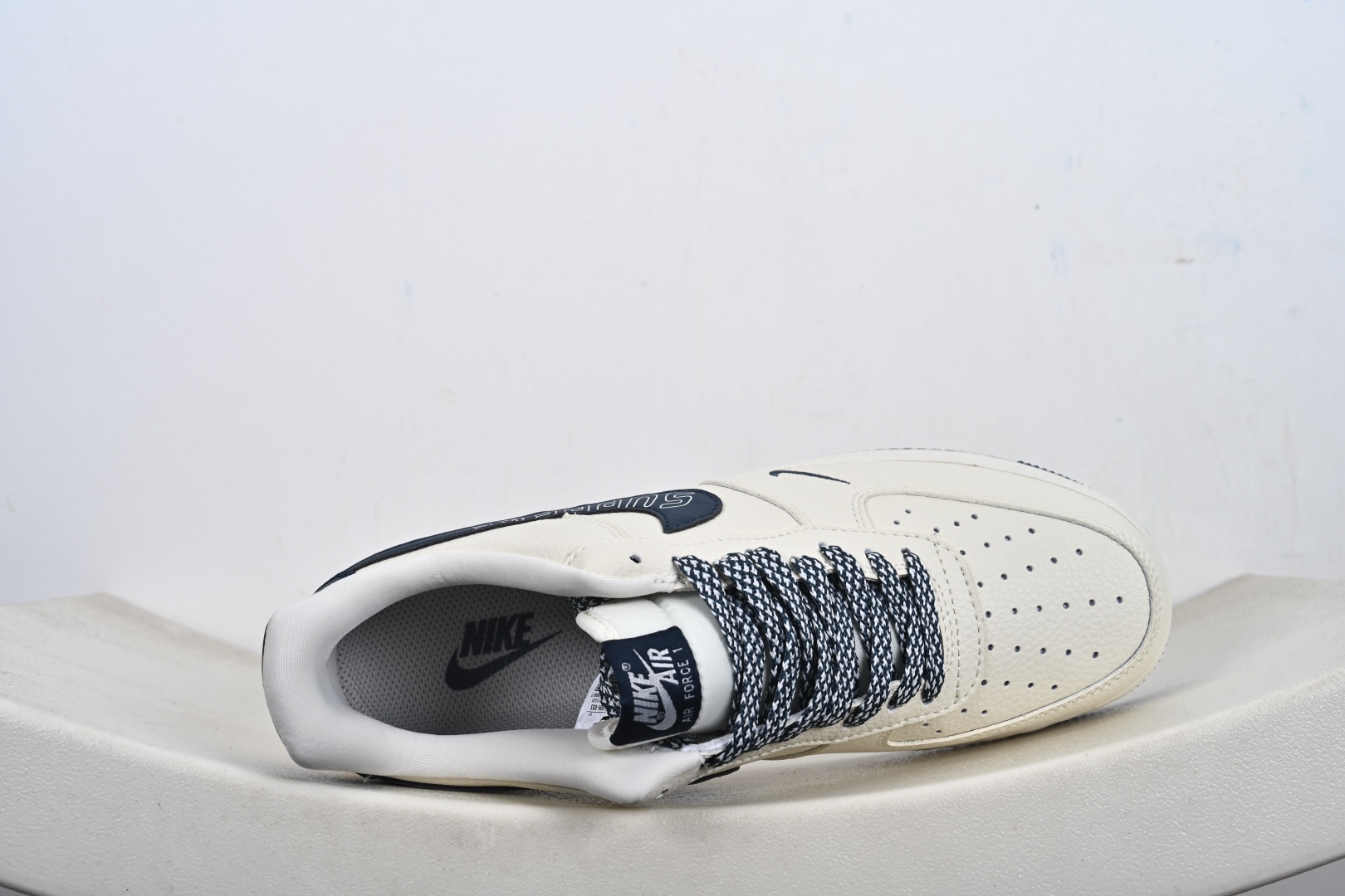 本地💰250优势放店
Nike Air Force 1'07 Low Supreme联名 字母雾霾蓝 空军一号低帮休闲板鞋 LD1999-003
尺码:36 36.5 37.5 38 38.5 39 40 40.5 41 42 42.5 43 44 44.5 45-T1-F3