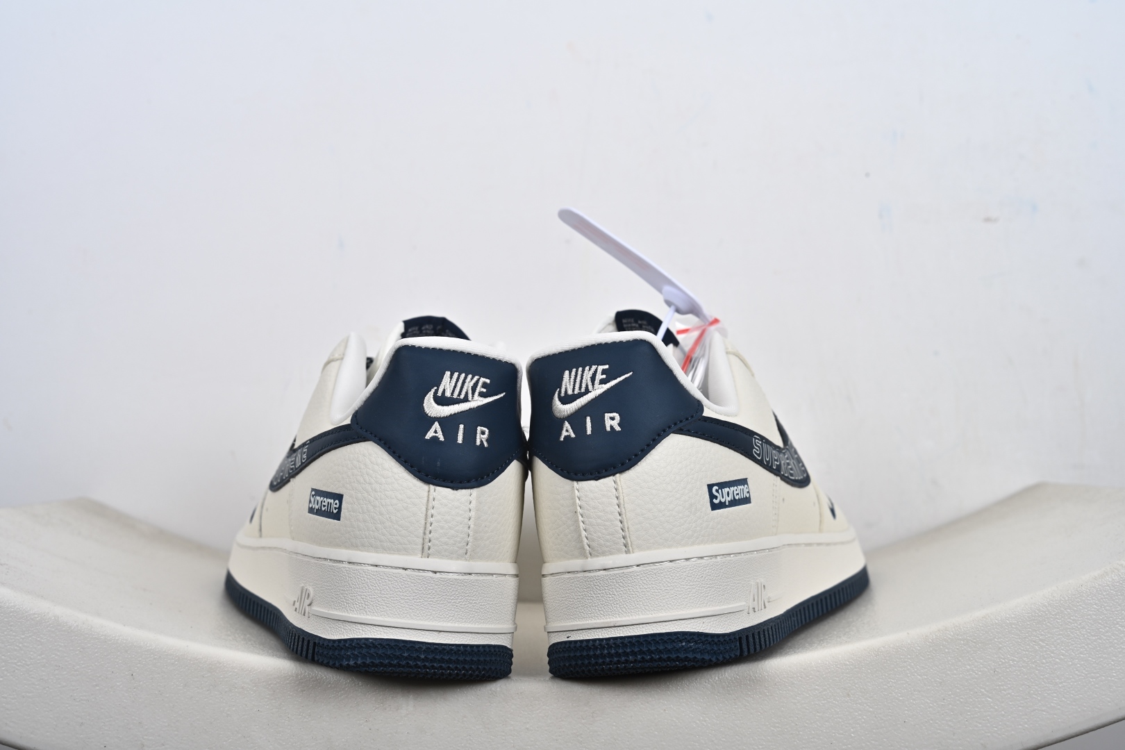 本地💰250优势放店
Nike Air Force 1'07 Low Supreme联名 字母雾霾蓝 空军一号低帮休闲板鞋 LD1999-003
尺码:36 36.5 37.5 38 38.5 39 40 40.5 41 42 42.5 43 44 44.5 45-T1-F3
