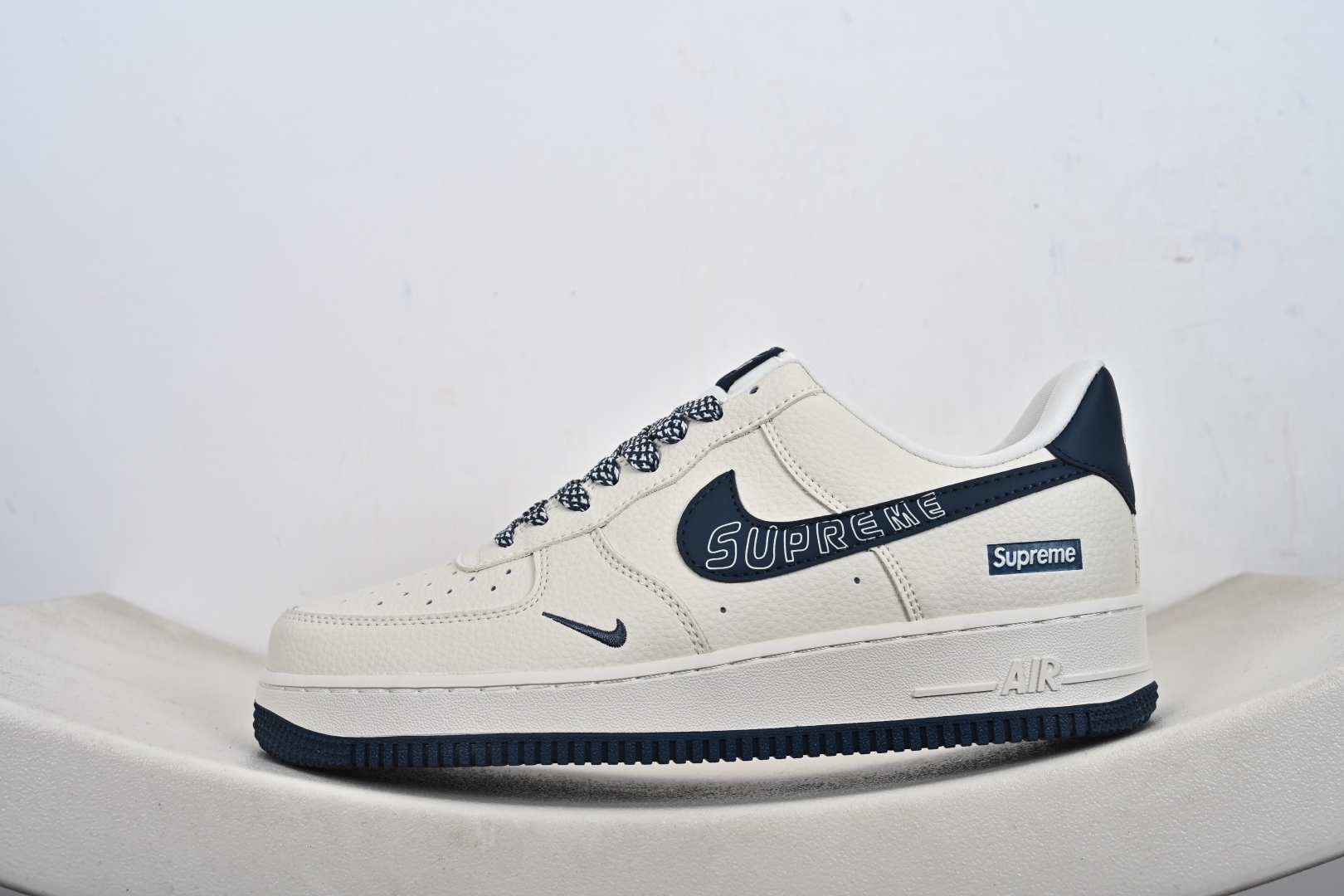 本地💰250优势放店
Nike Air Force 1'07 Low Supreme联名 字母雾霾蓝 空军一号低帮休闲板鞋 LD1999-003
尺码:36 36.5 37.5 38 38.5 39 40 40.5 41 42 42.5 43 44 44.5 45-T1-F3